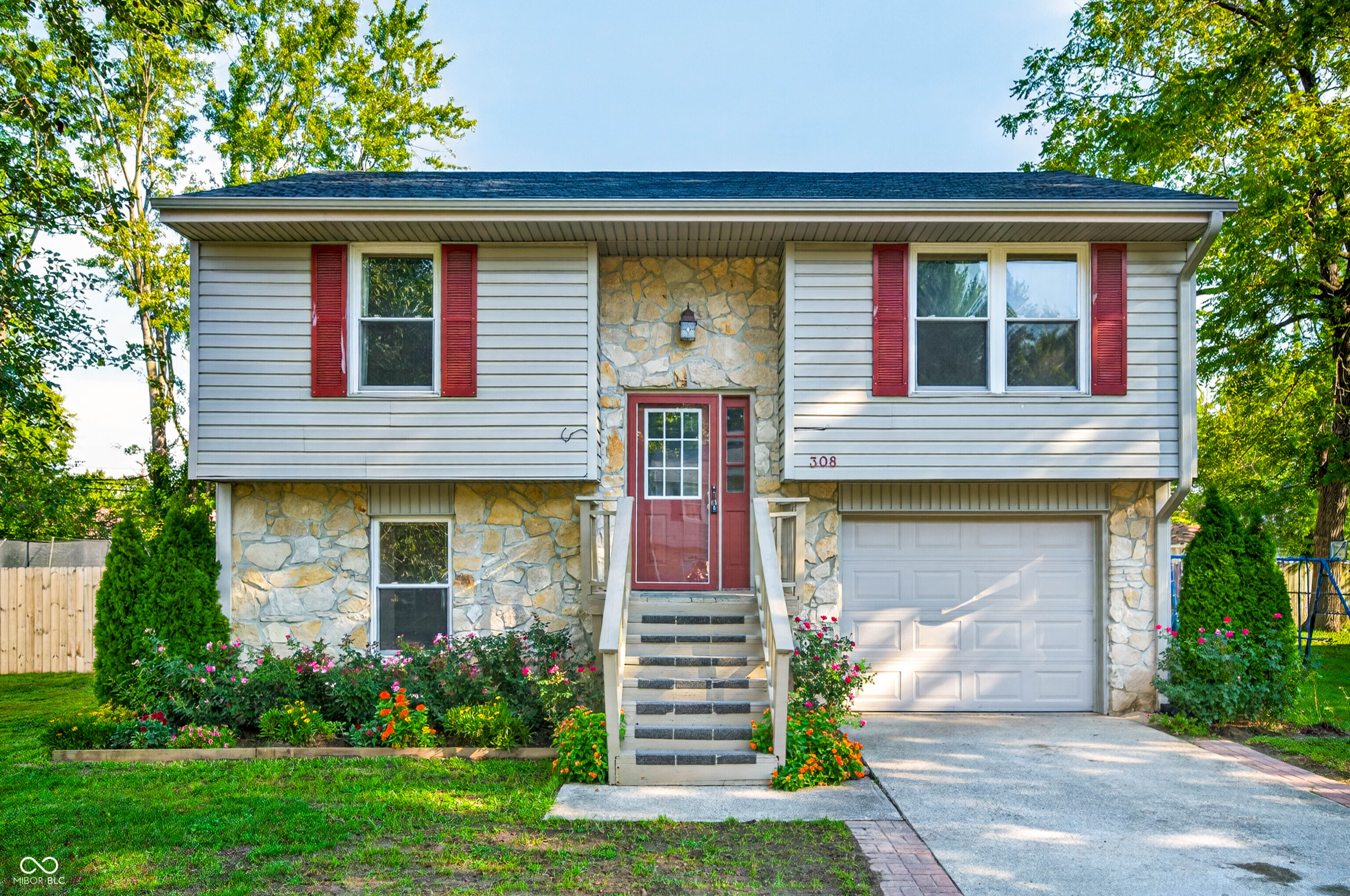 308 Glenbrook Drive Property Photo 1