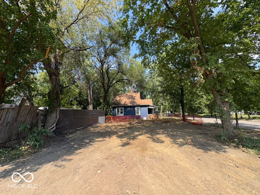 304 N Oxford Avenue Property Photo 1
