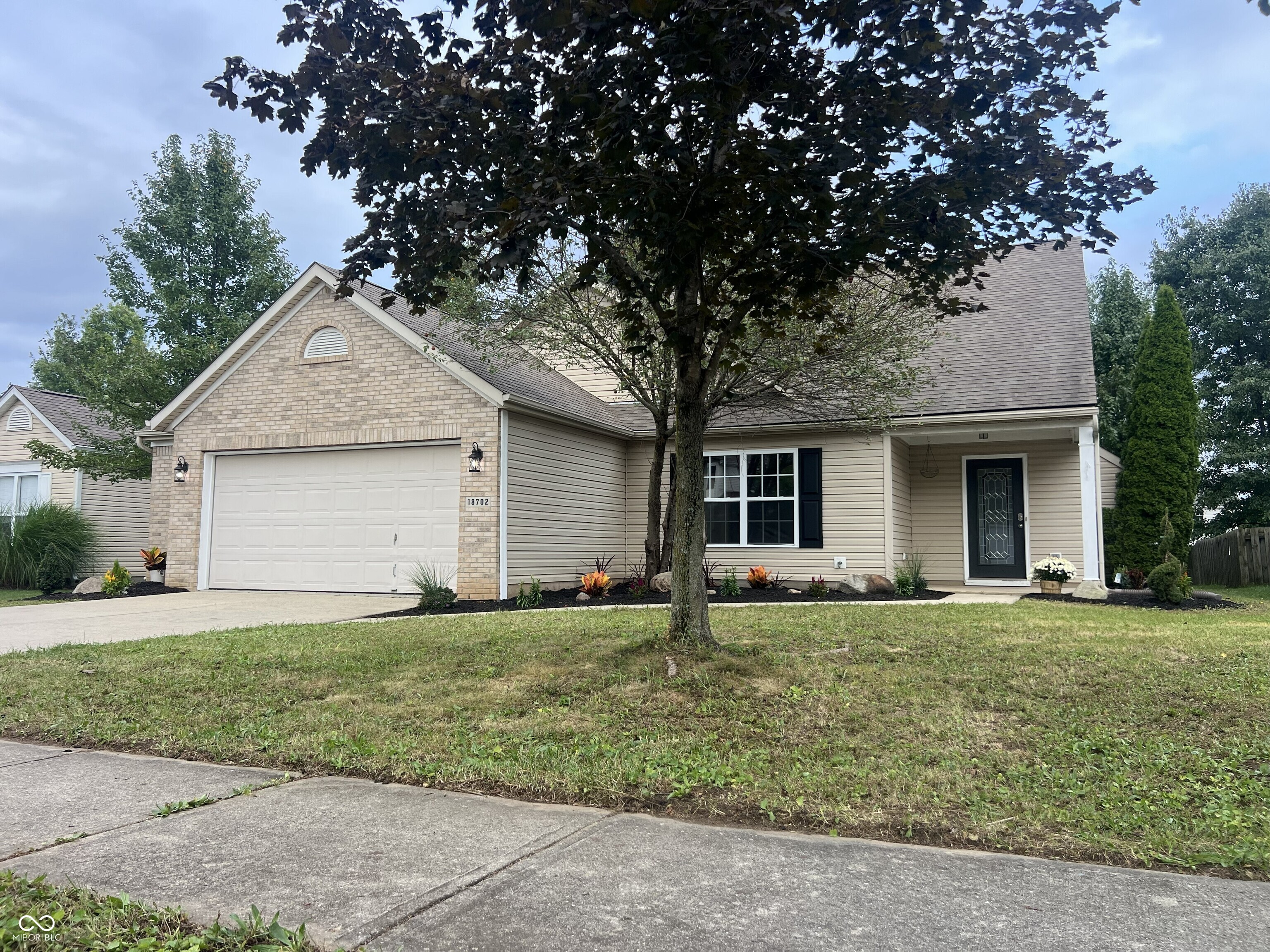 18702 Planer Drive Property Photo 1