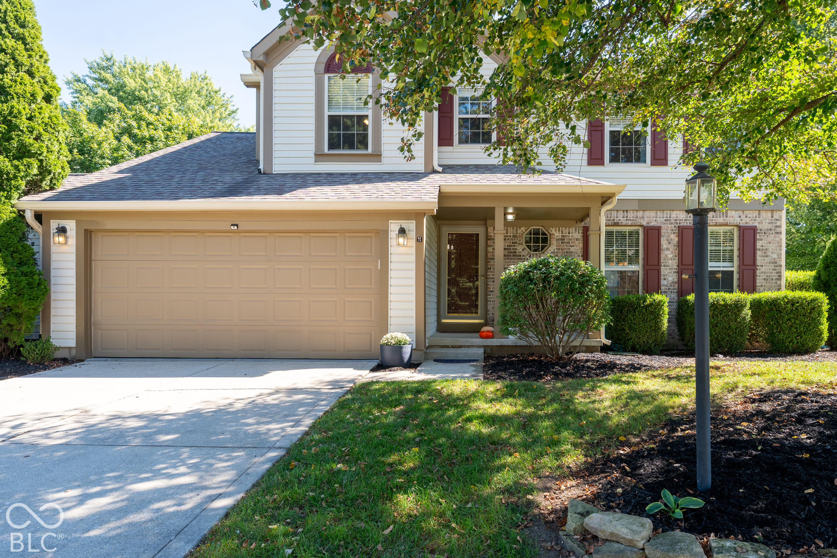 8567 Knoll Crossing Property Photo 1