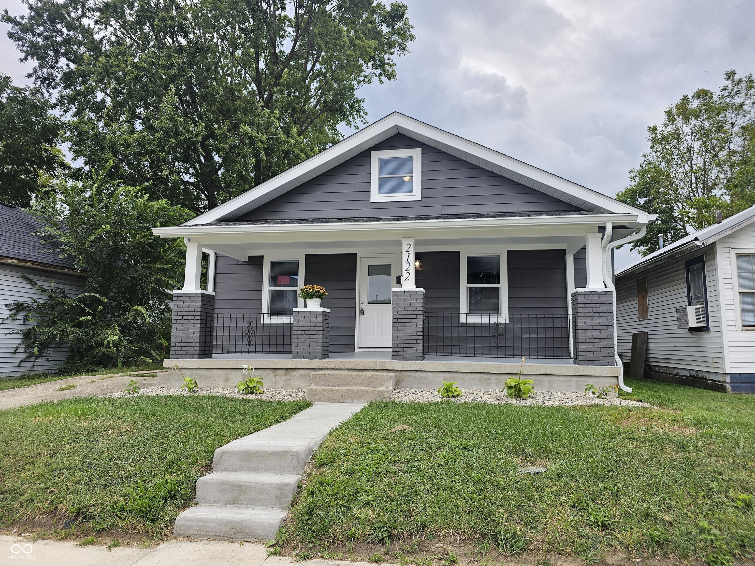 2122 Noble Street Property Photo 1