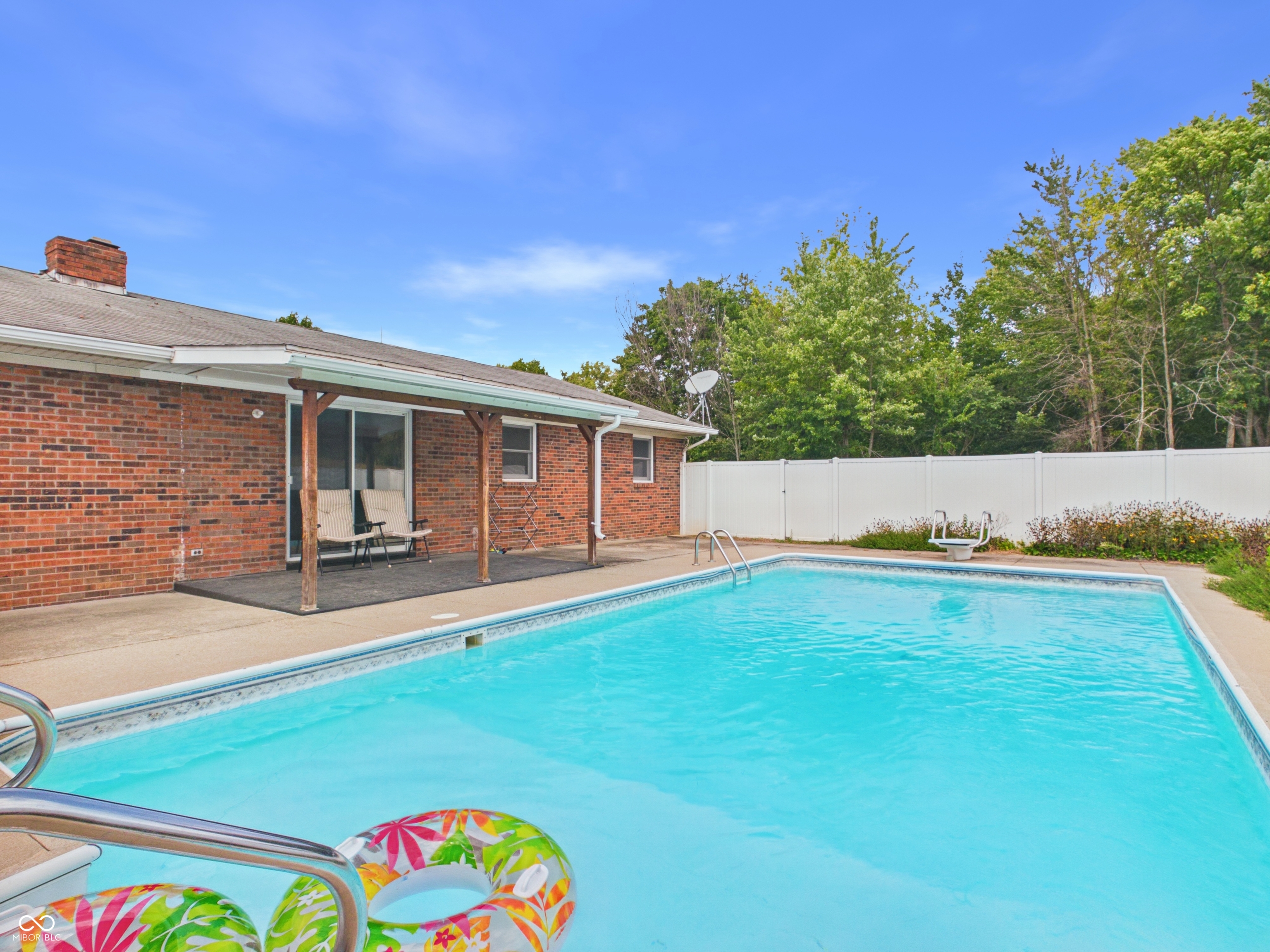 4773 N 590 Property Photo 1