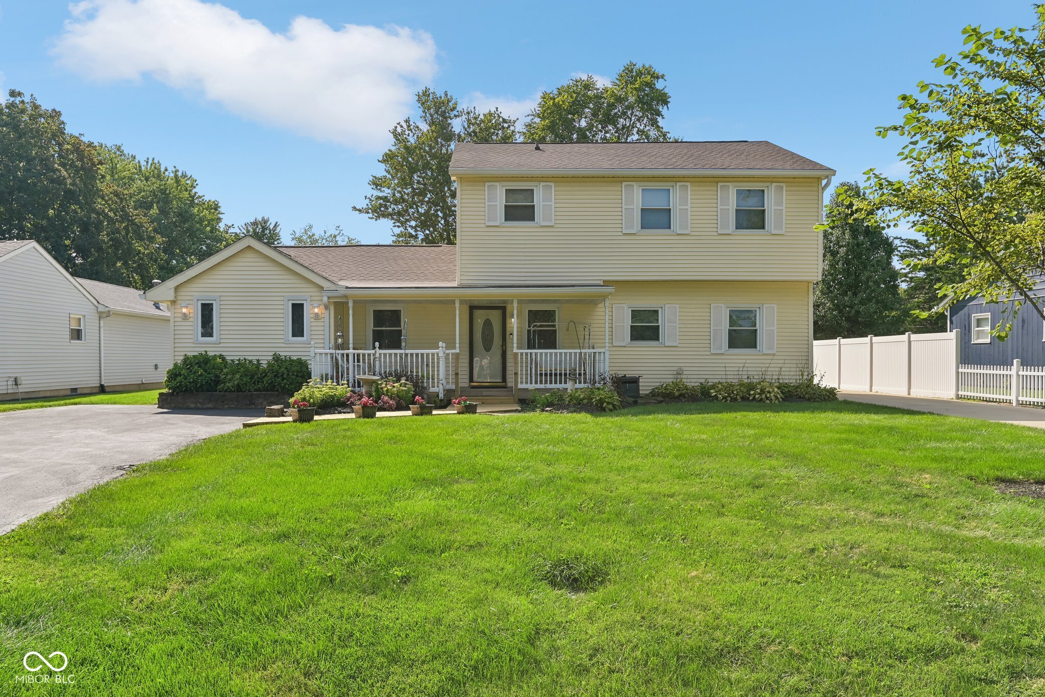 1024 E Auman Drive Property Photo 1