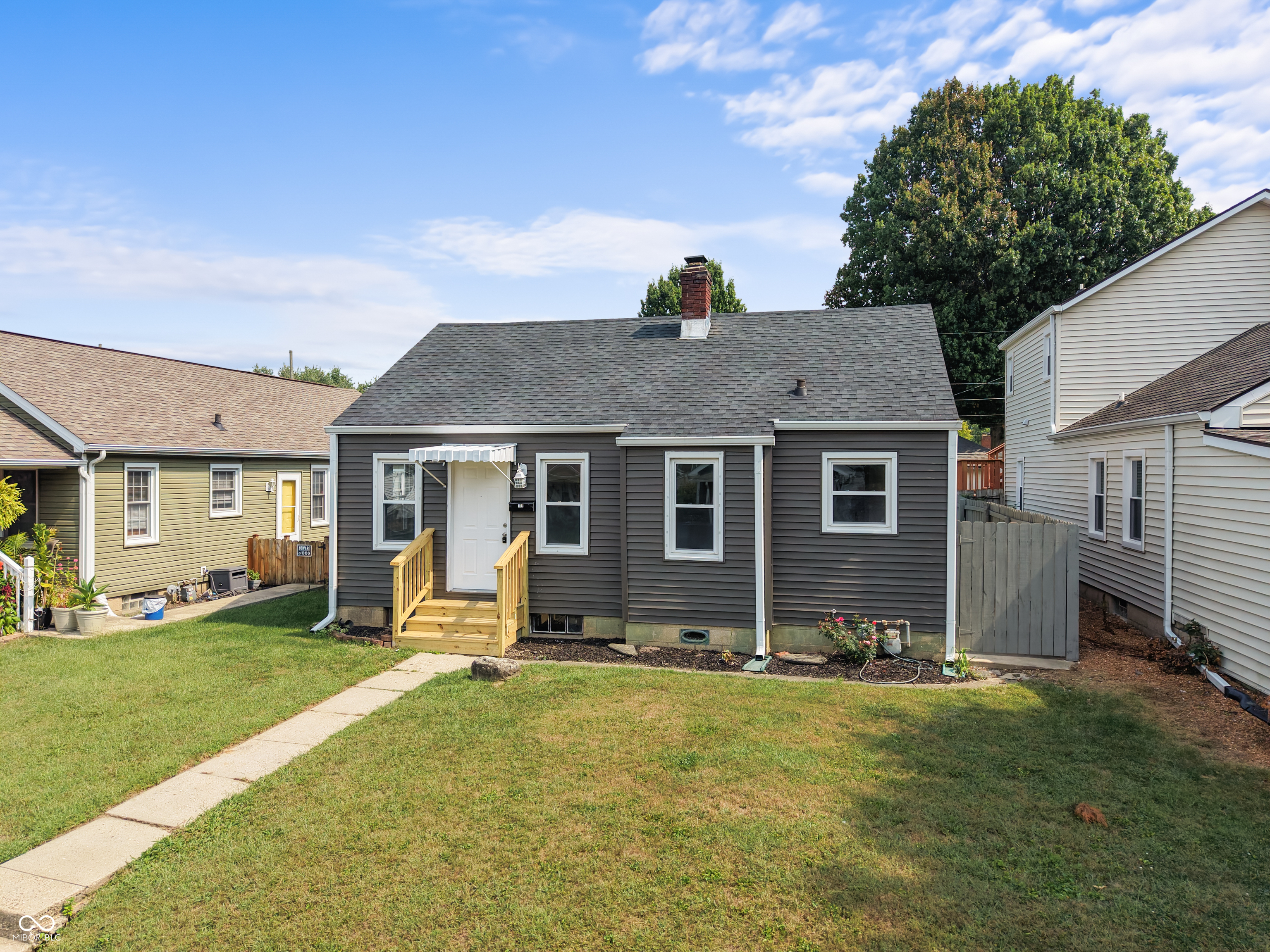 113 S 8th Avenue Property Photo 1