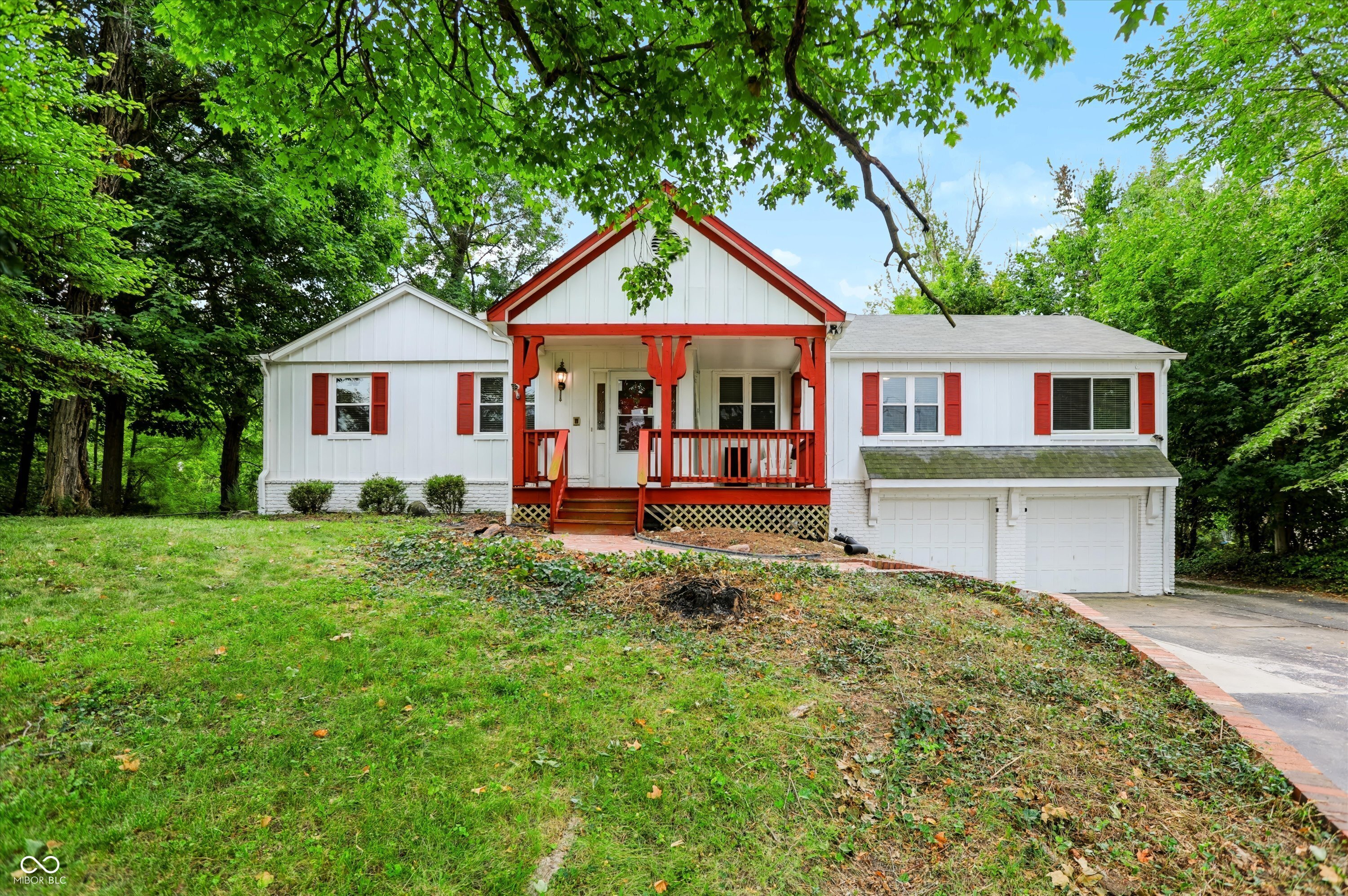 2633 E Smoky Row Property Photo 1