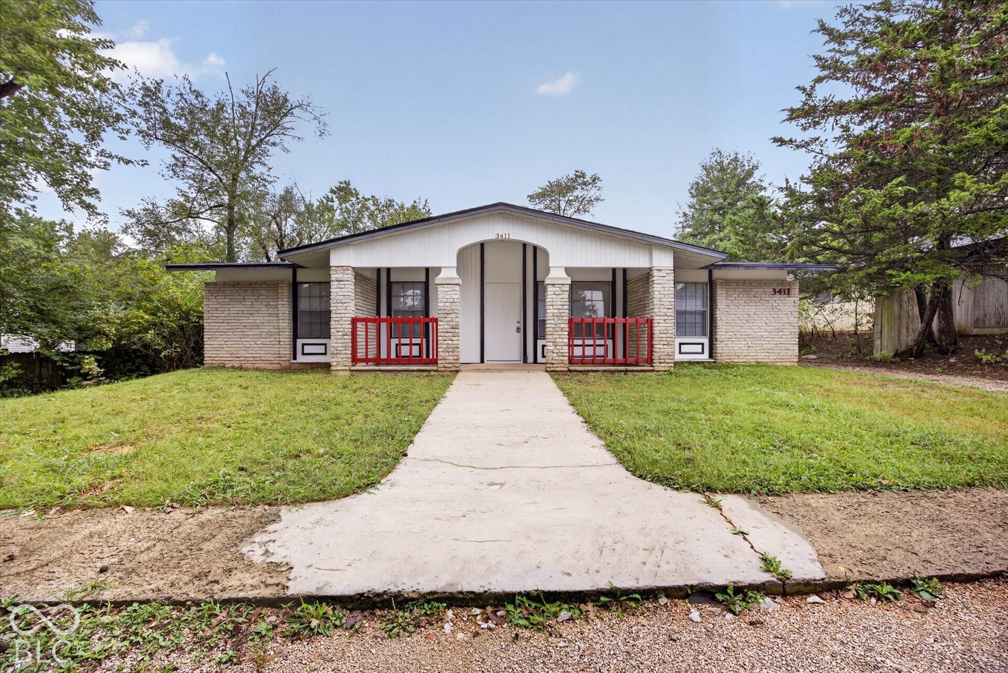 3411 N Kinser Pike Property Photo 1
