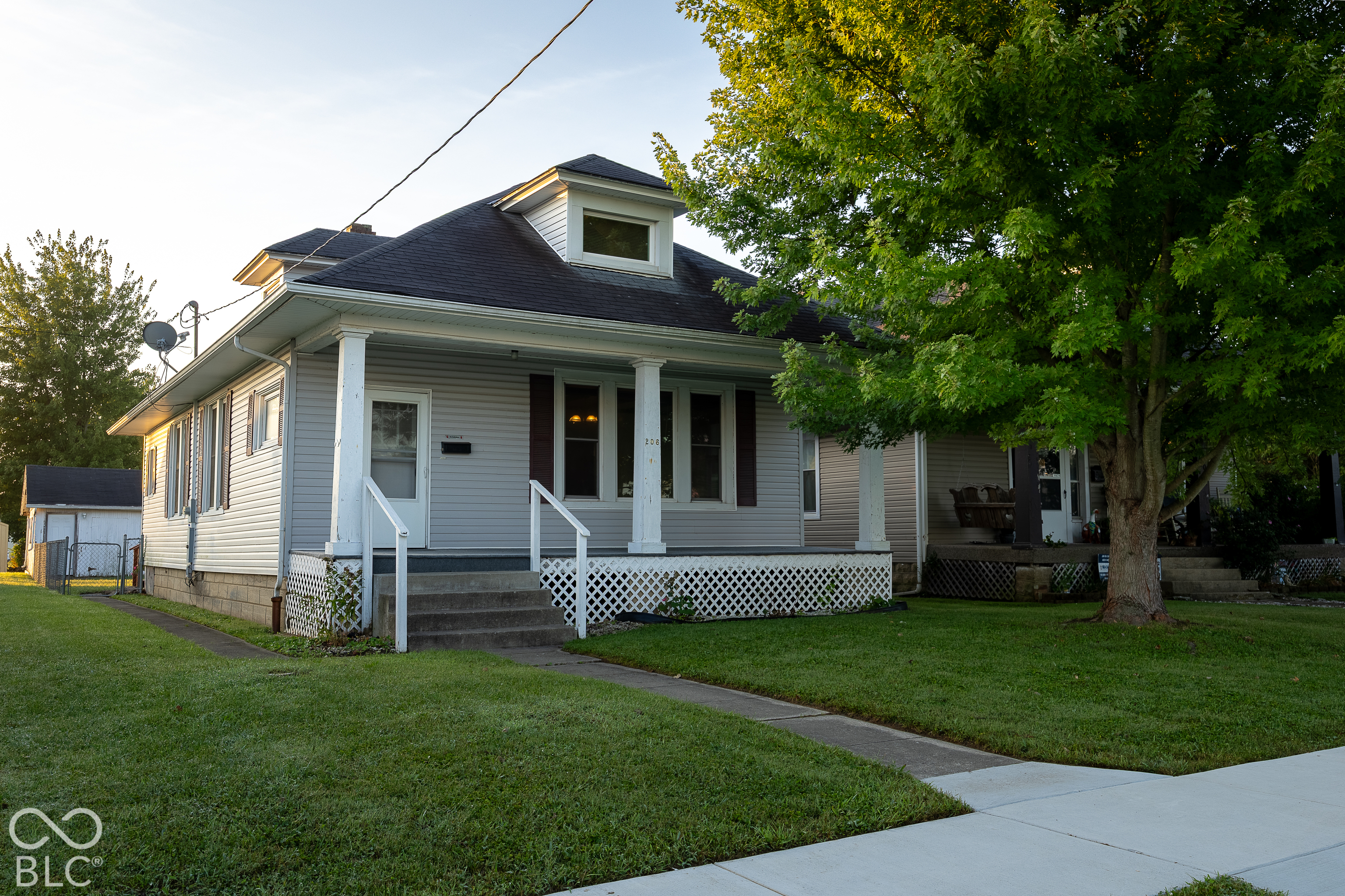 206 S Eastern Avenue Property Photo 1