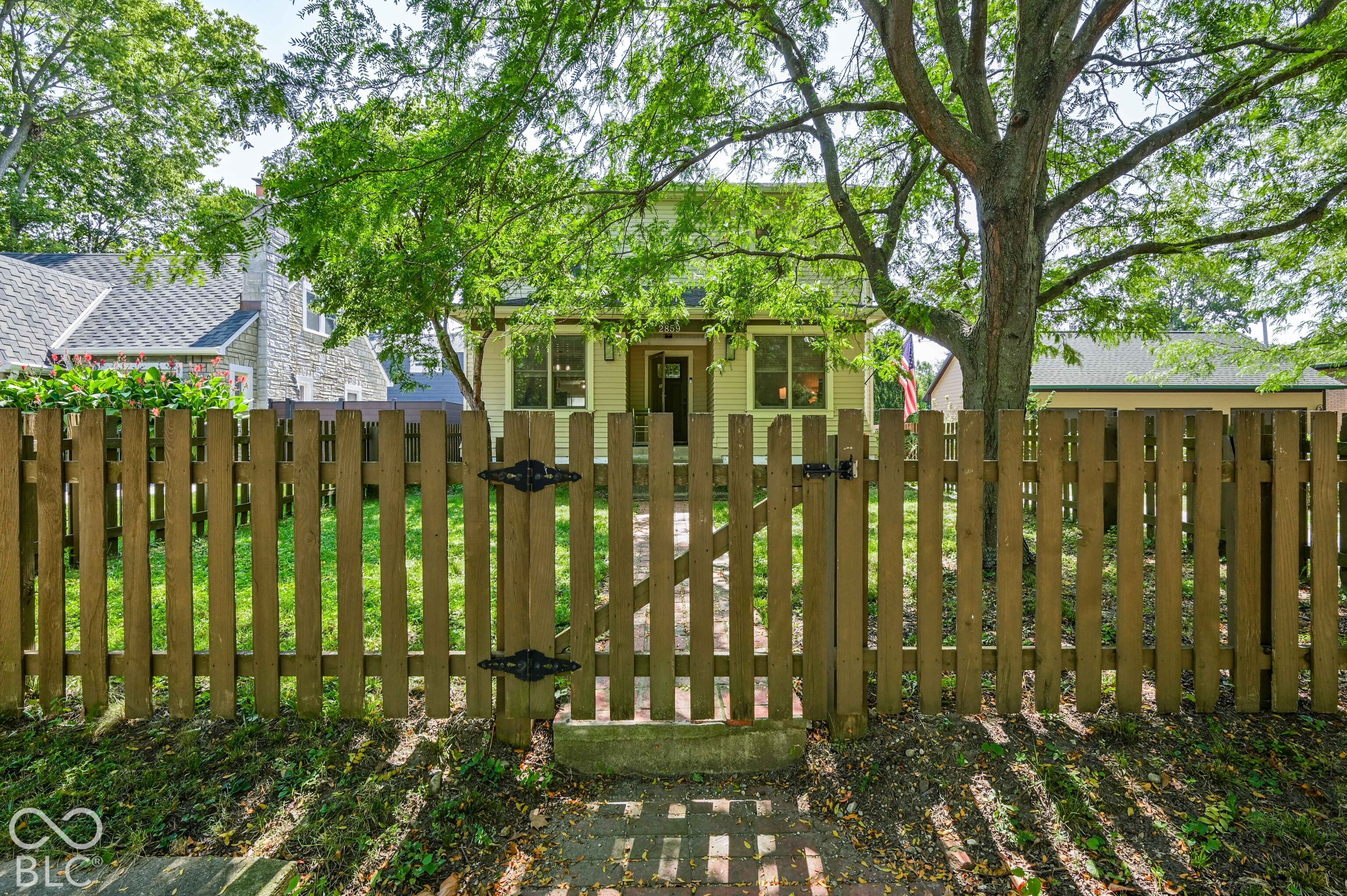 2859 Sutherland Avenue Property Photo 1