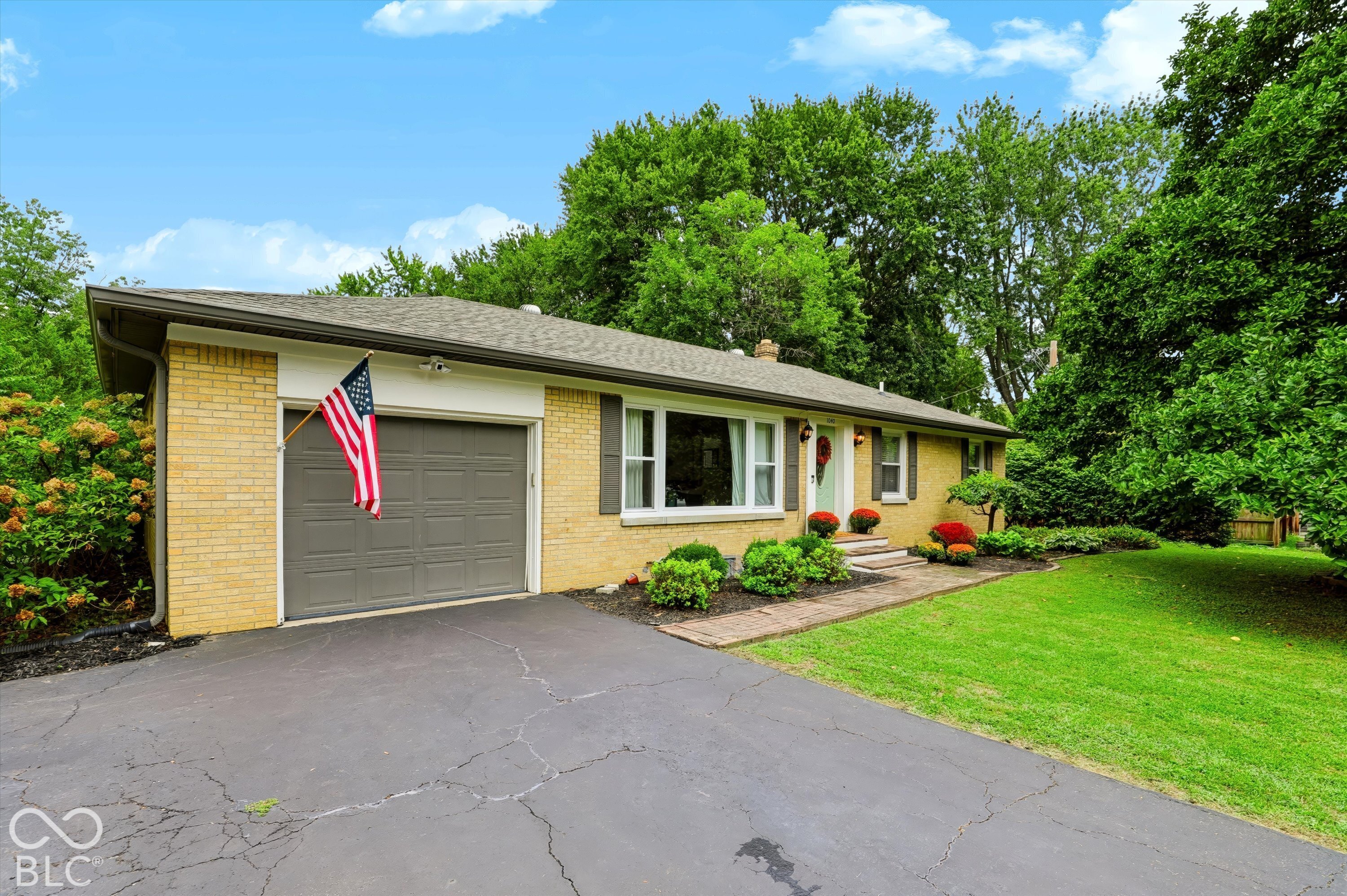 1040 Tulip Drive