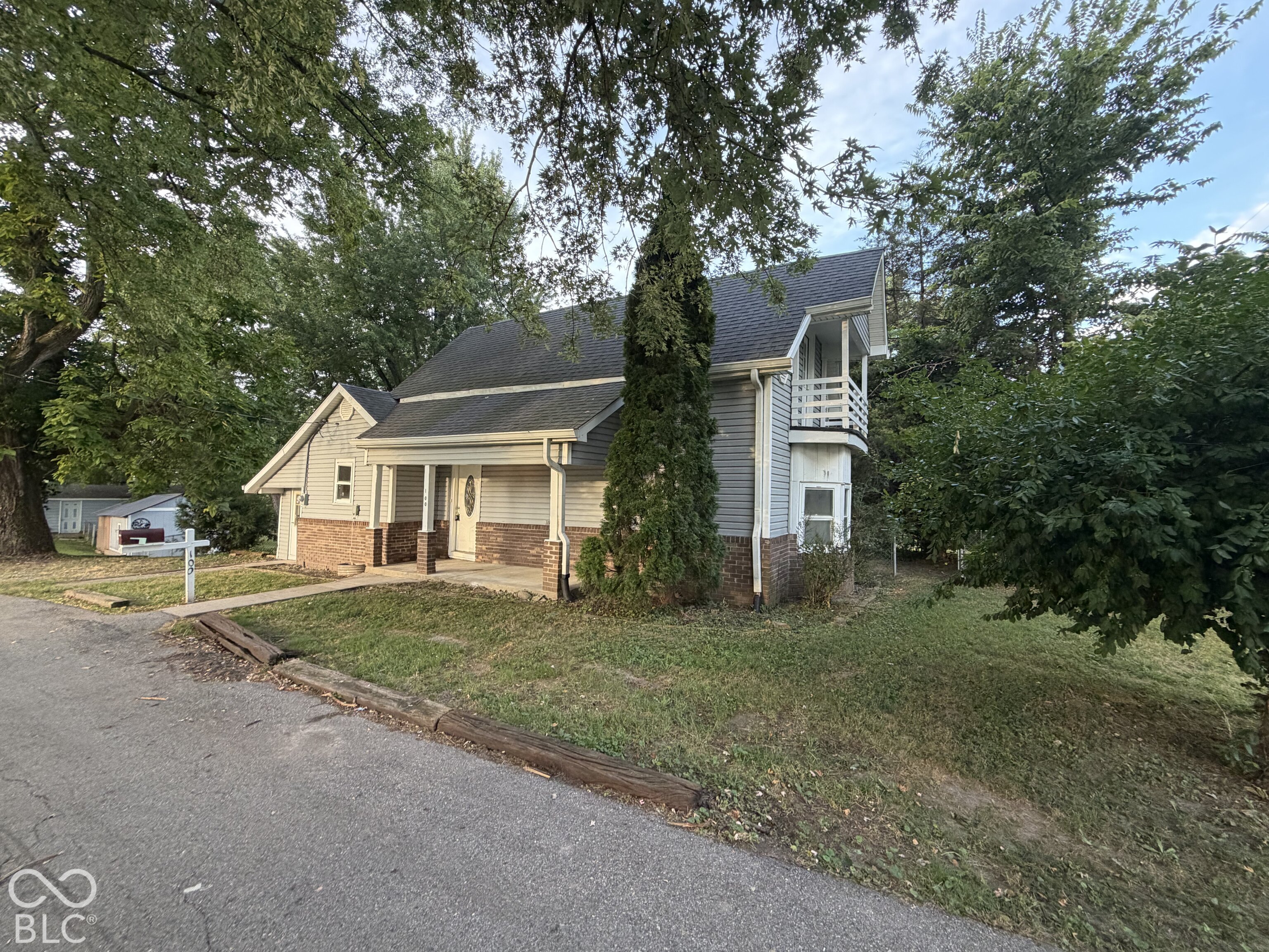 207 E Park Street Property Photo 1