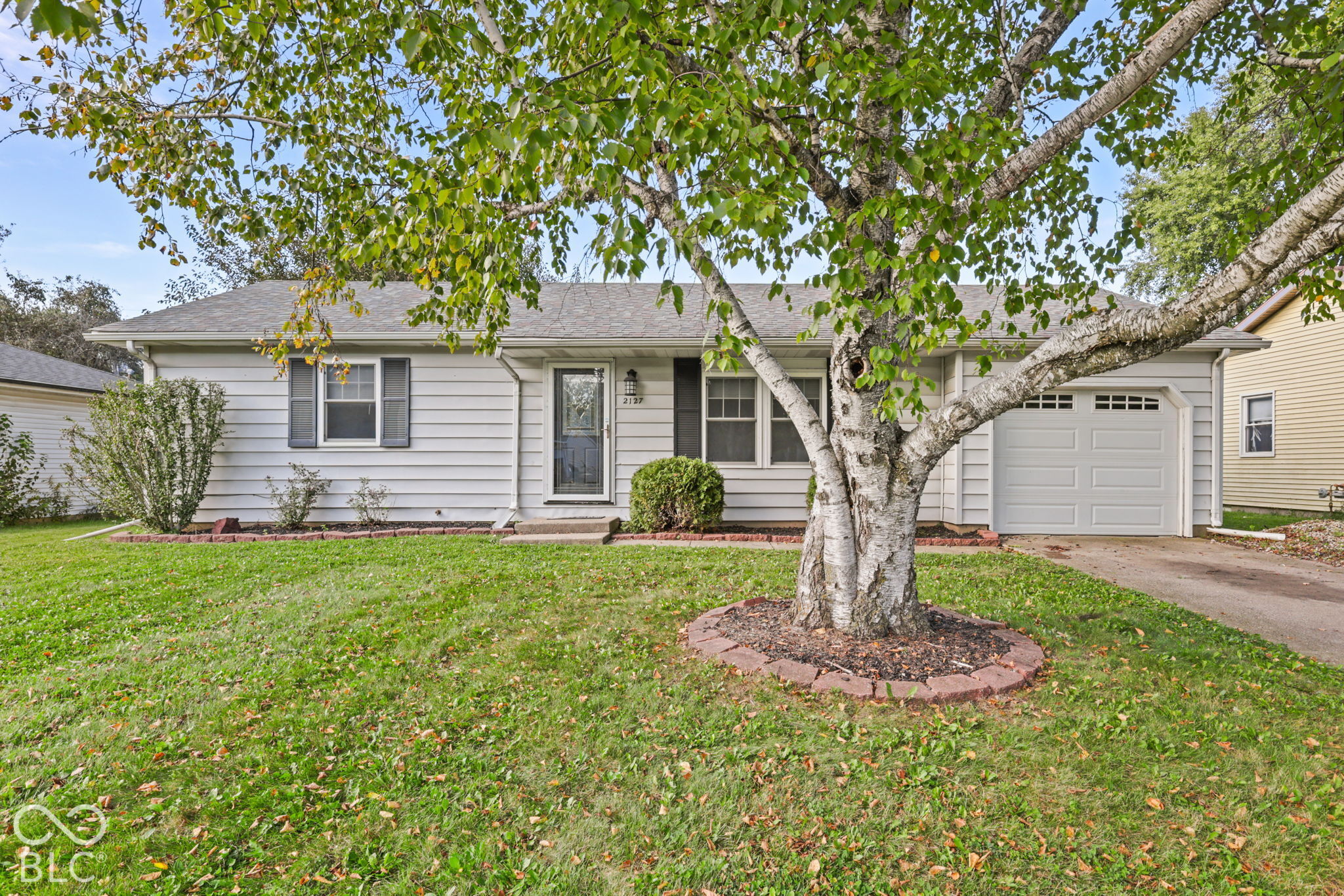2127 Manor Drive Property Photo 1