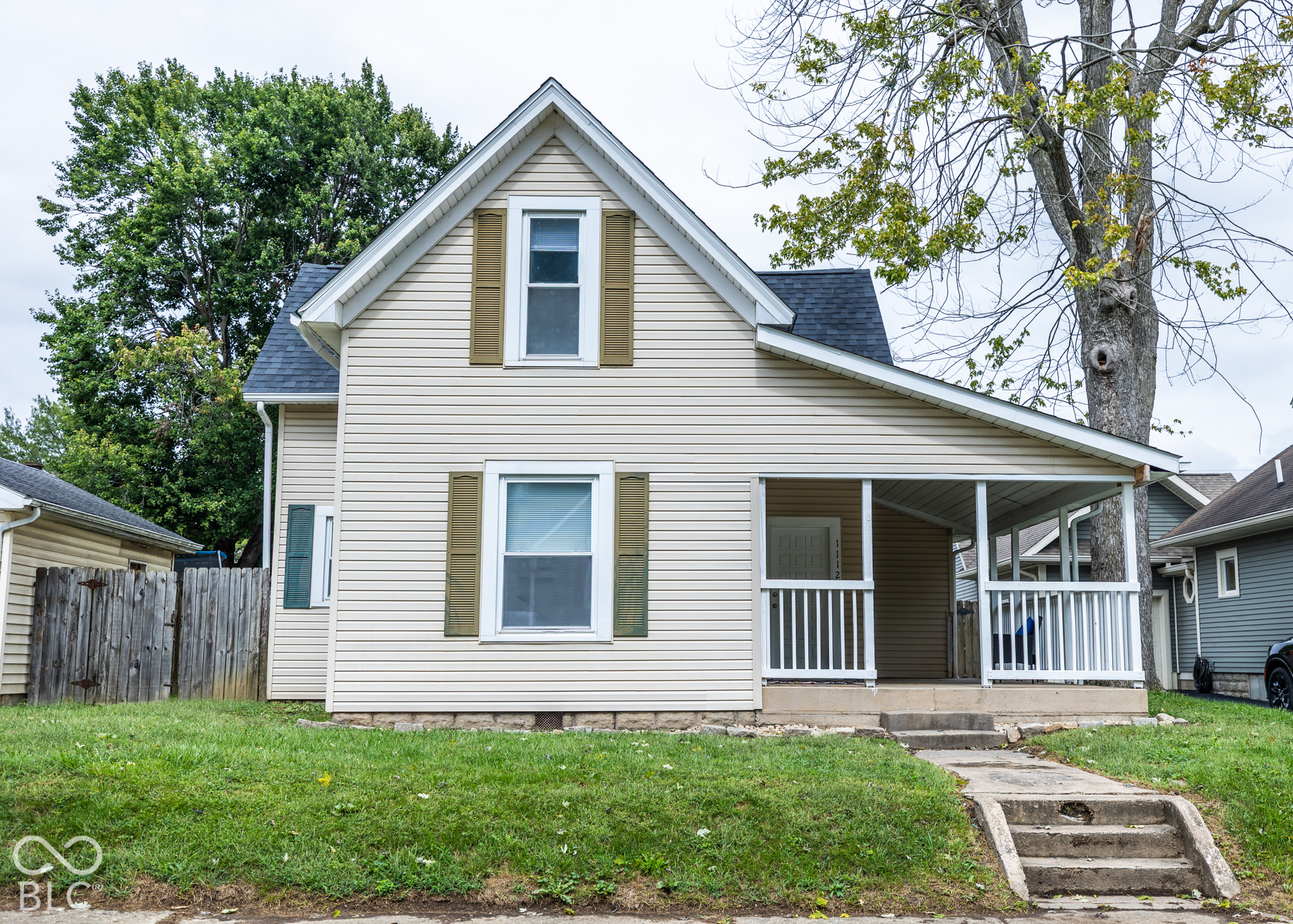 1112 W Maple Street Property Photo 1