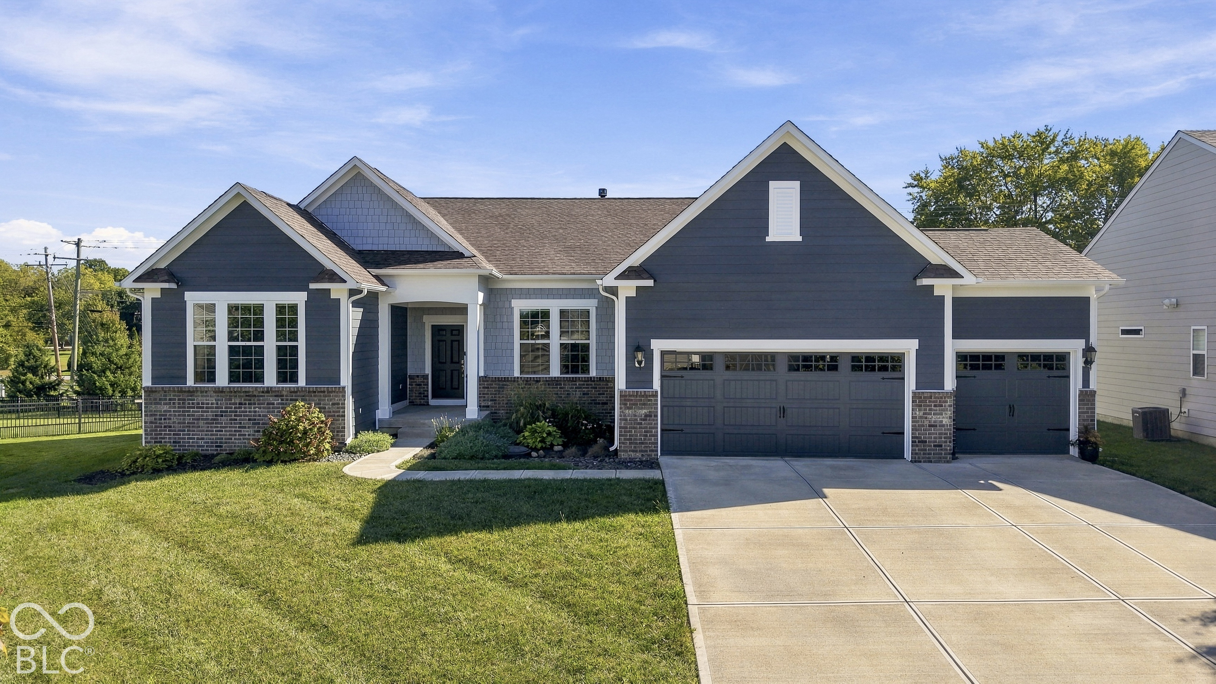 9694 Summer Hollow Drive Property Photo 1