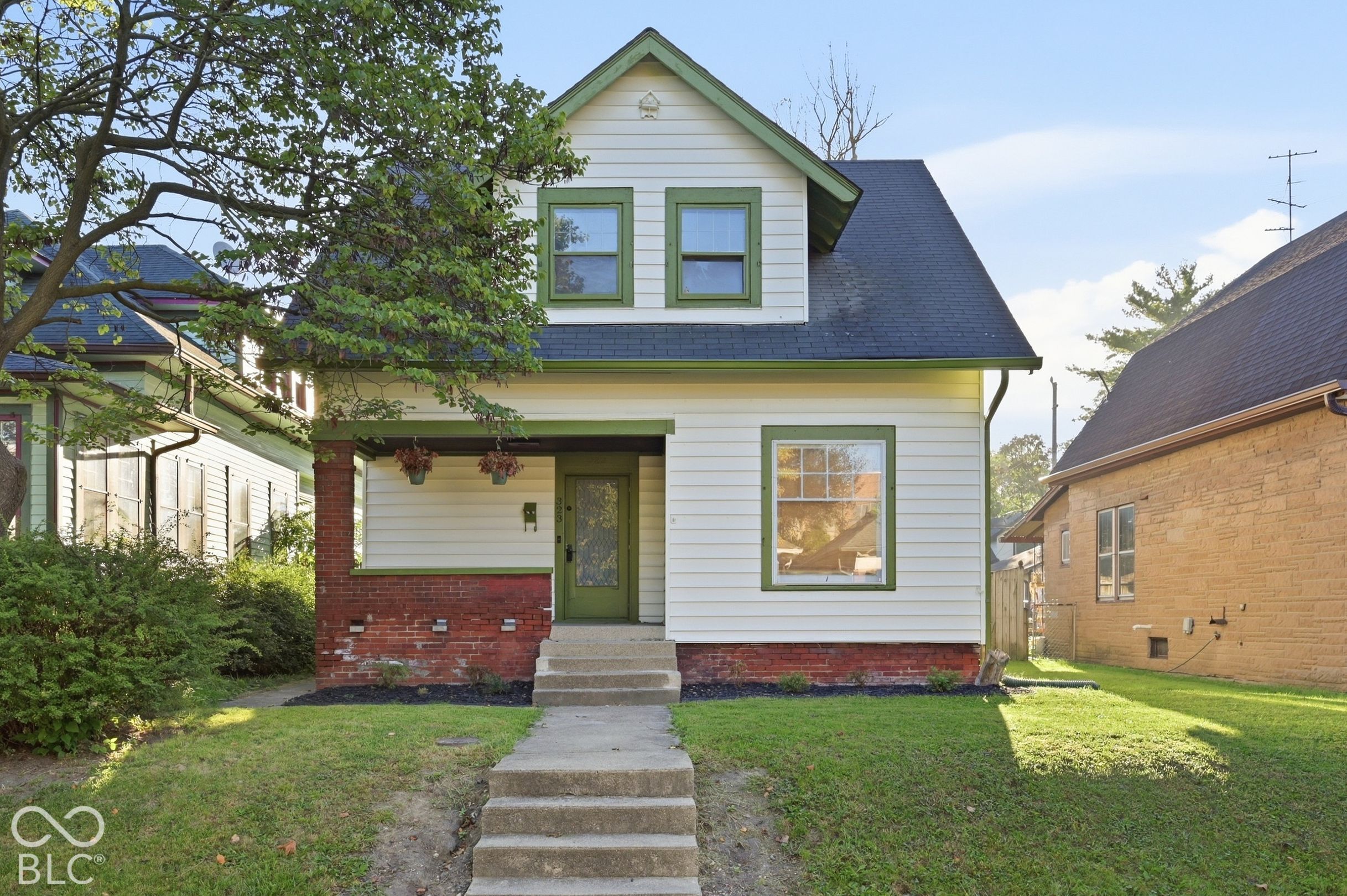 323 N Drexel Avenue Property Photo 1