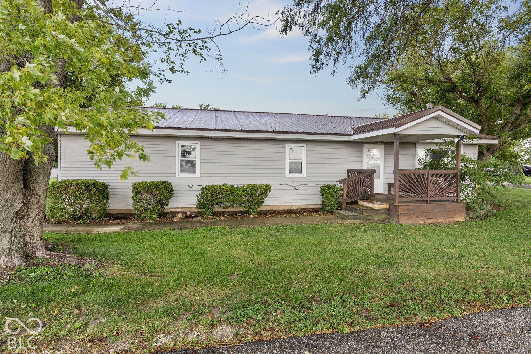 9440 E Morrison Property Photo 1