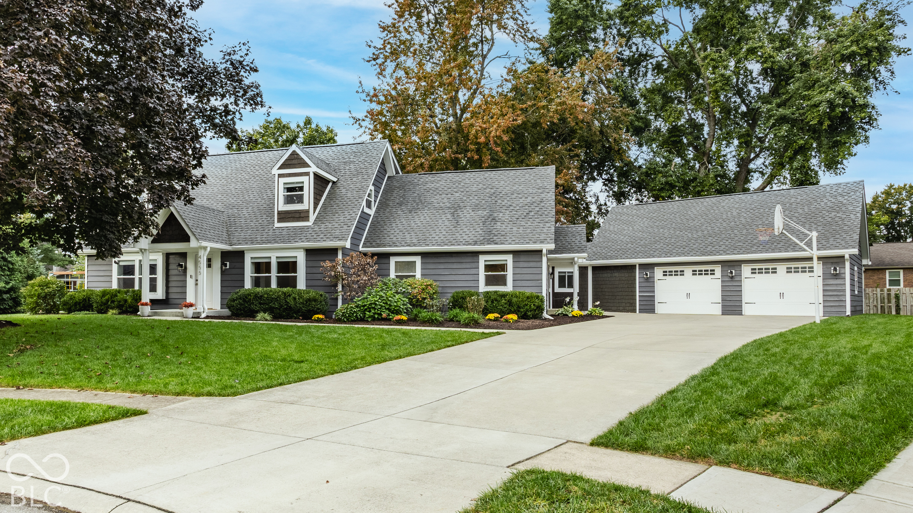 4555 Buckingham Court Property Photo 1