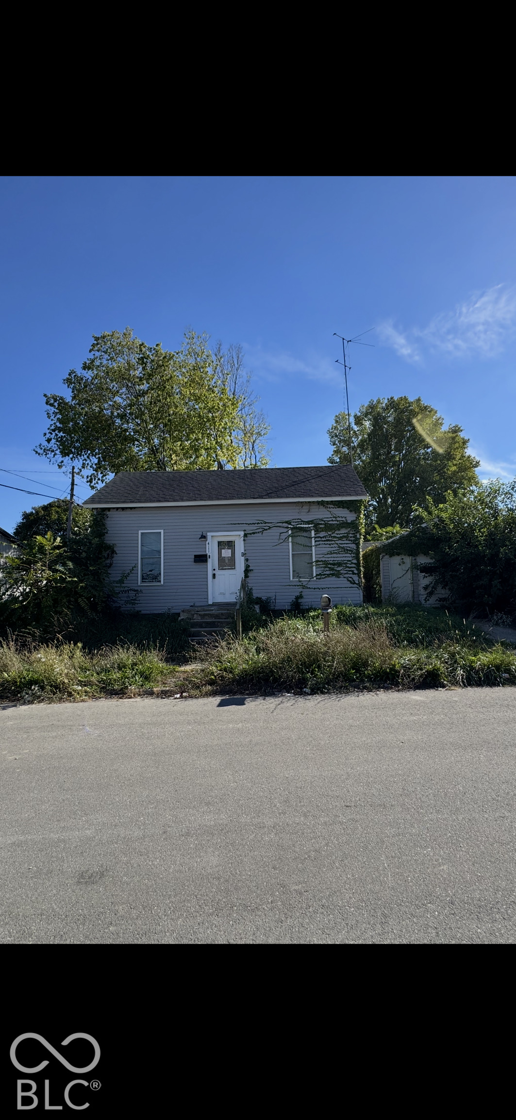 411 E 5th Street Property Photo 1