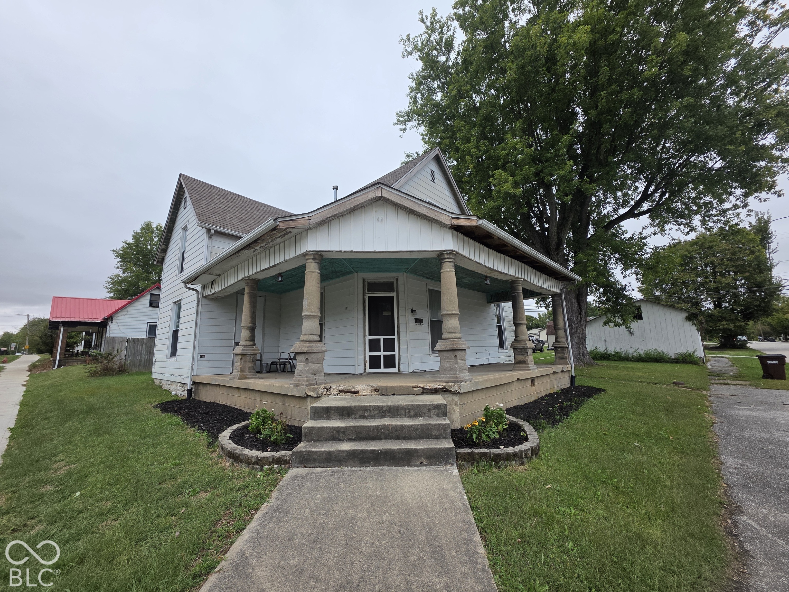 102 W Main Street Property Photo 1