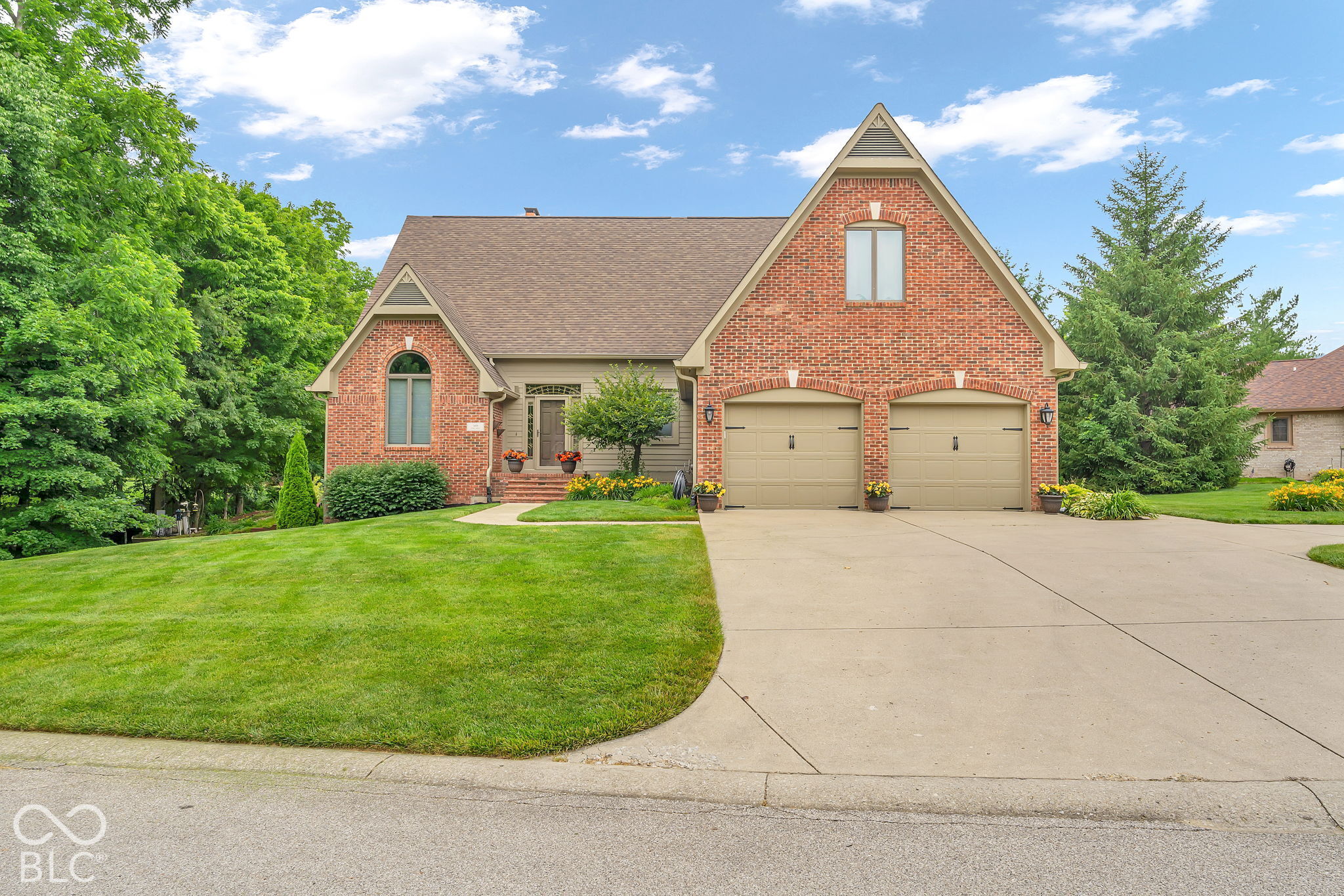 5870 Essex Property Photo 1