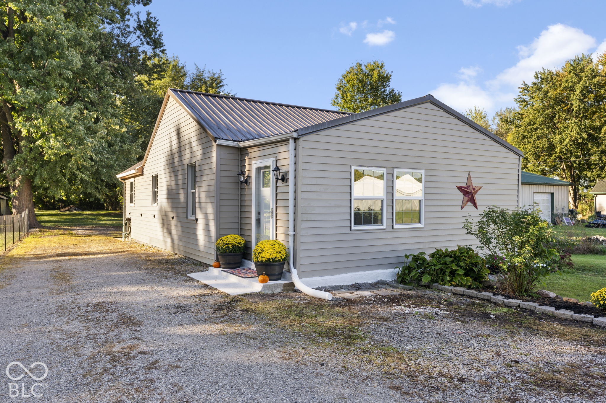 9193 E County Road 600 Property Photo 1
