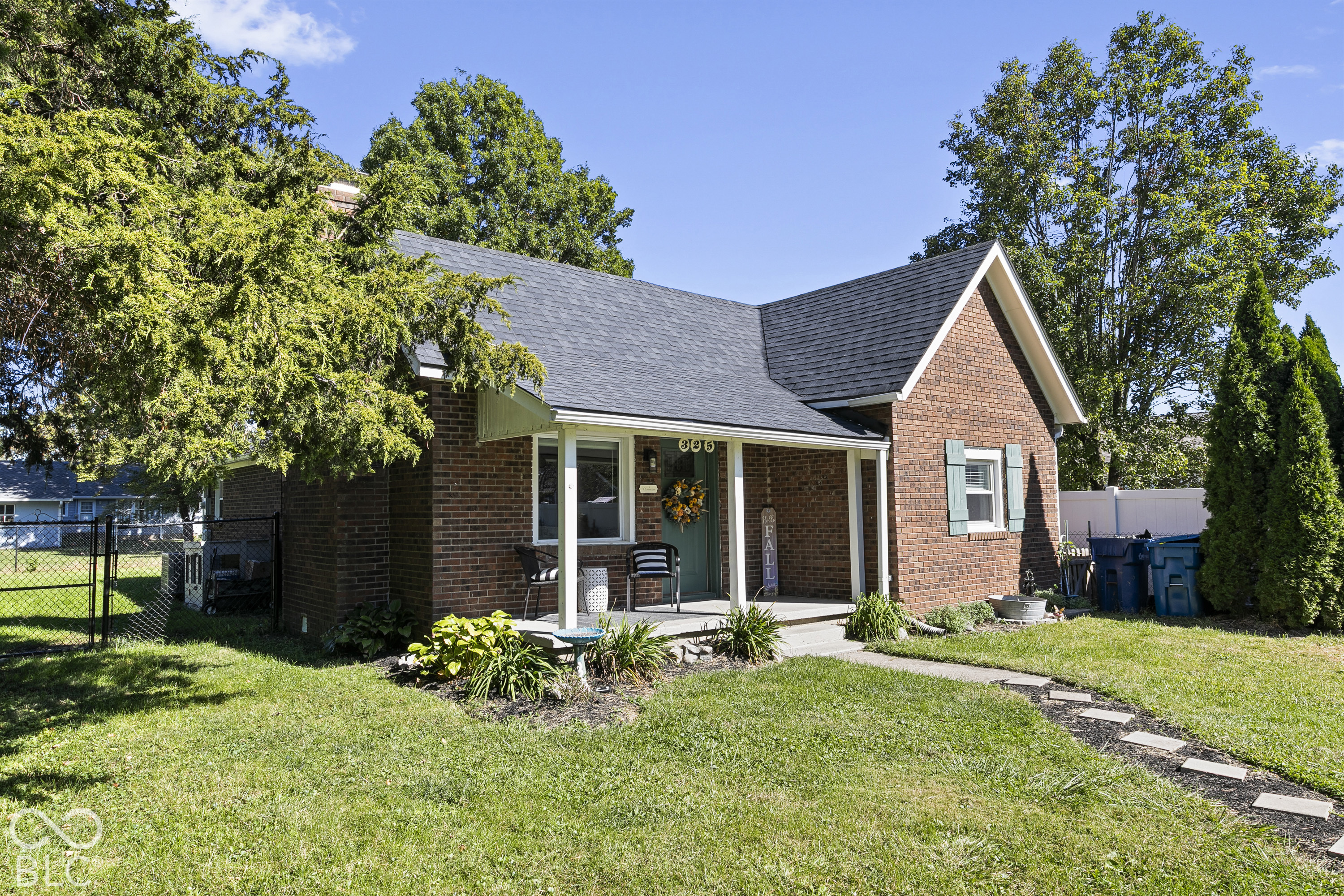 325 Walton Street Property Photo 1