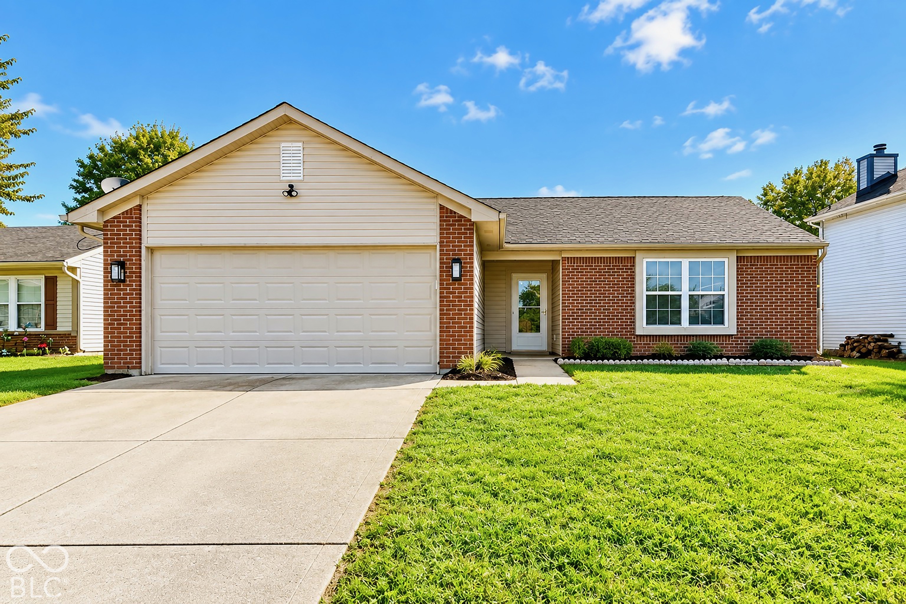 6411 River Run Drive Property Photo 1