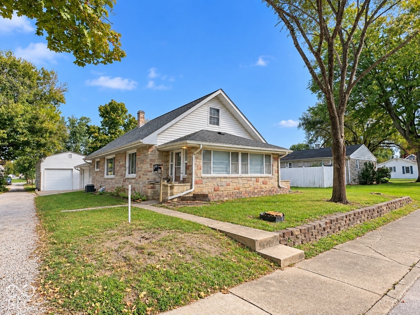 559 S Sycamore Street Property Photo 1