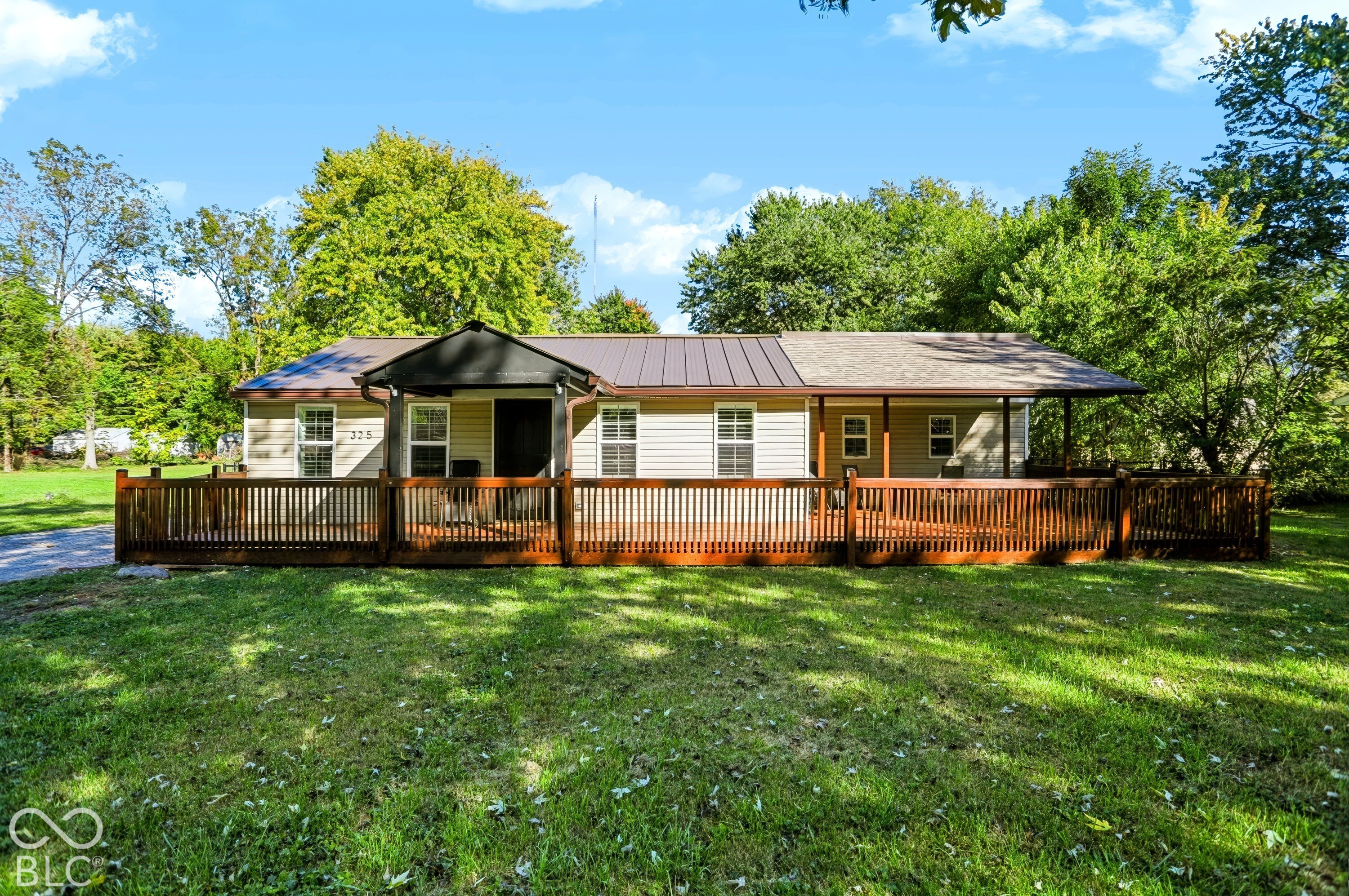 325 S Routiers Avenue Property Photo 1