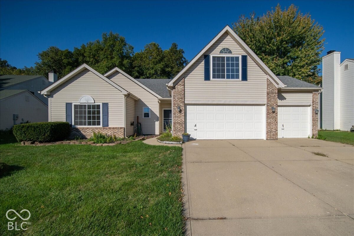 1142 Crestwood Drive Property Photo 1
