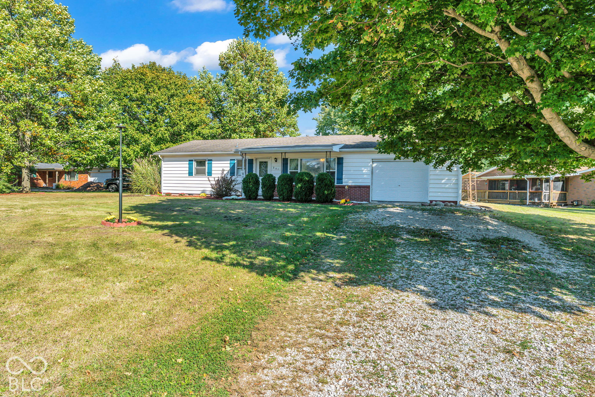 801 North Lane Property Photo 1