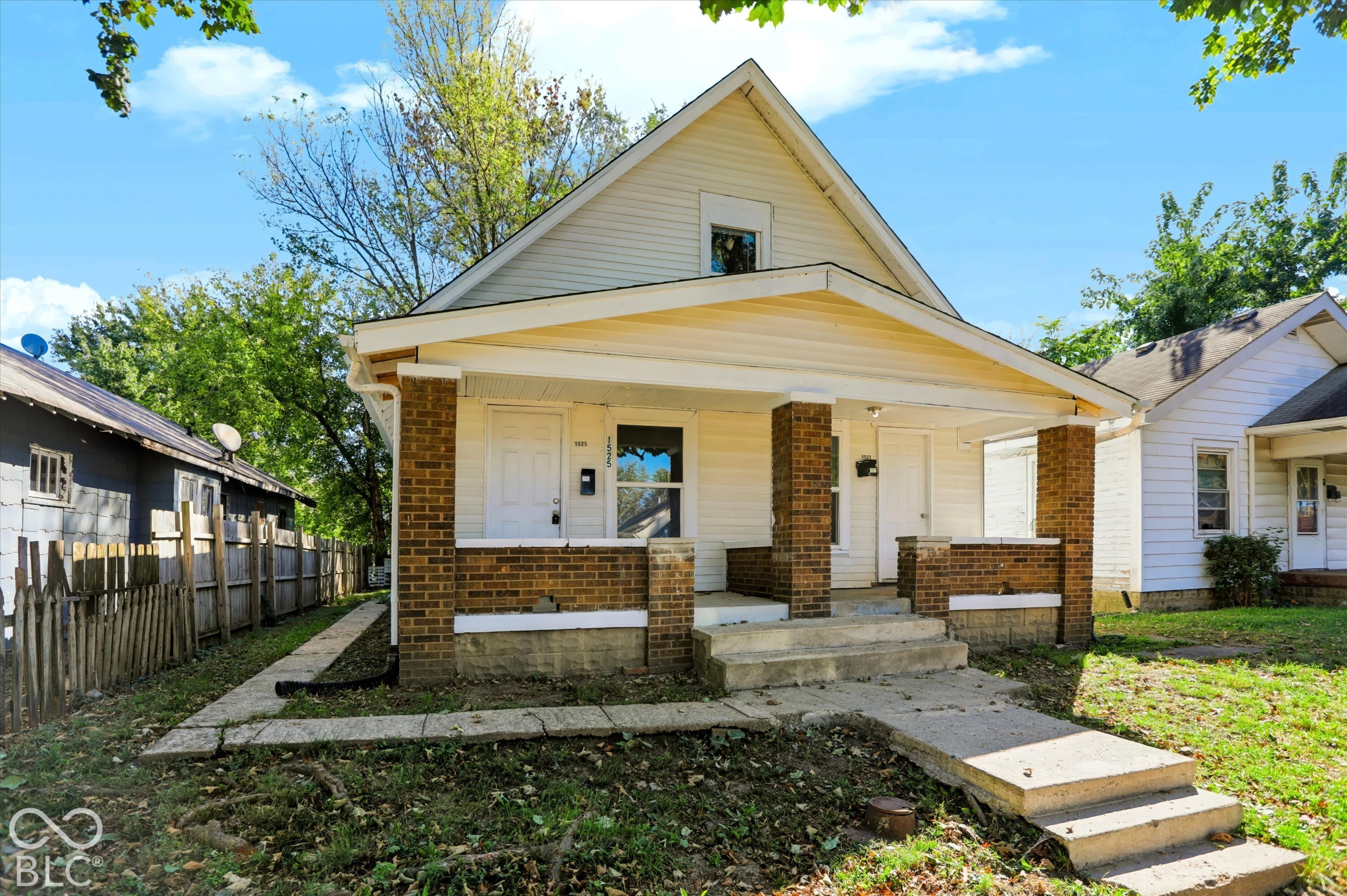 1525-1527 Villa Avenue Property Photo 1