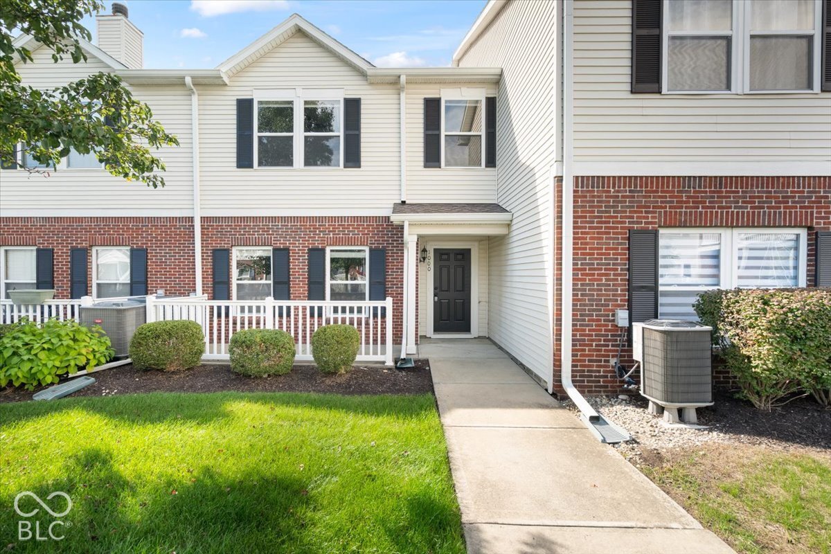 12175 Bubbling Brook Drive 1000 Property Photo 1