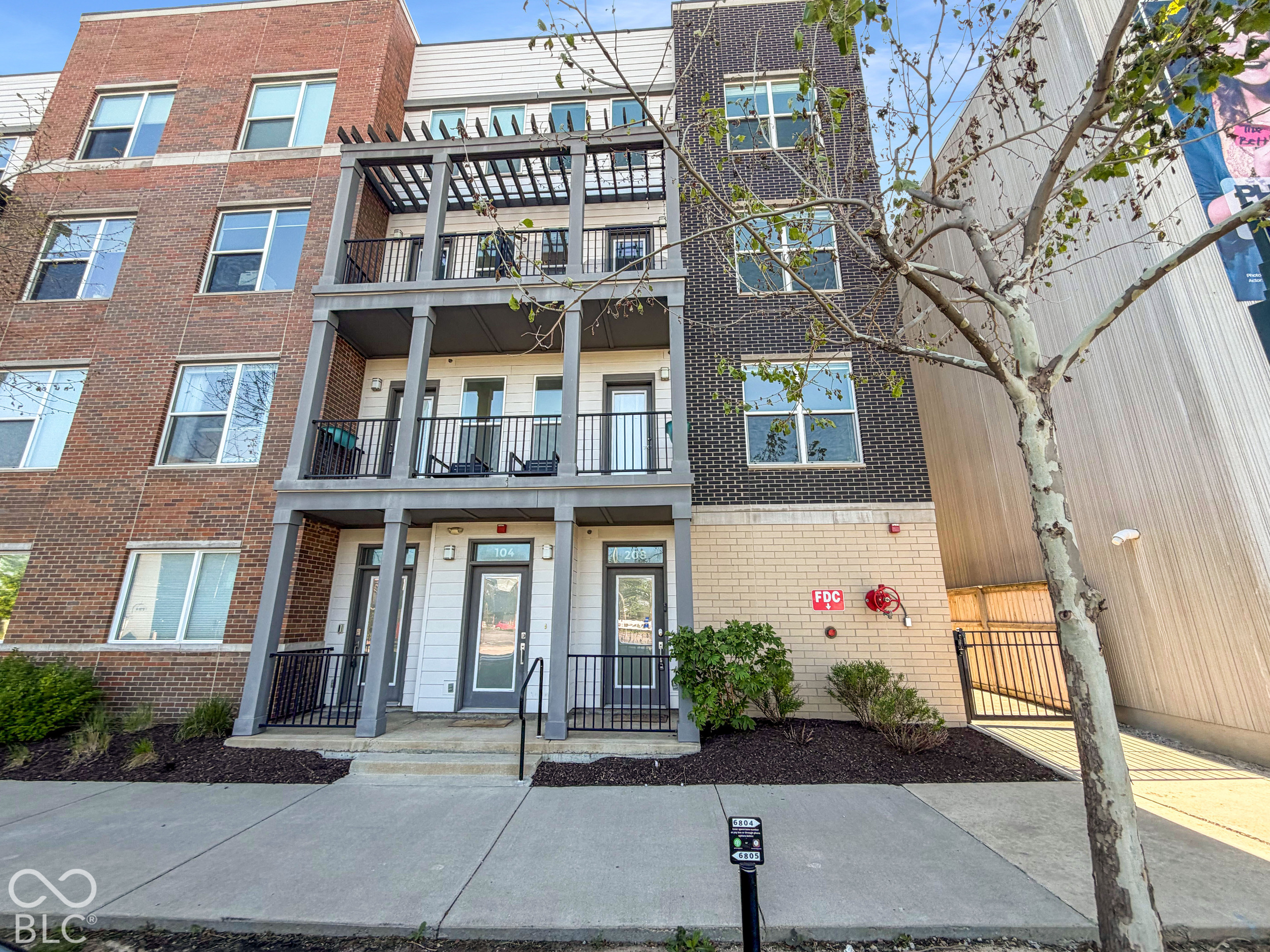 727 N Illinois Street Unit 208 Property Photo 1