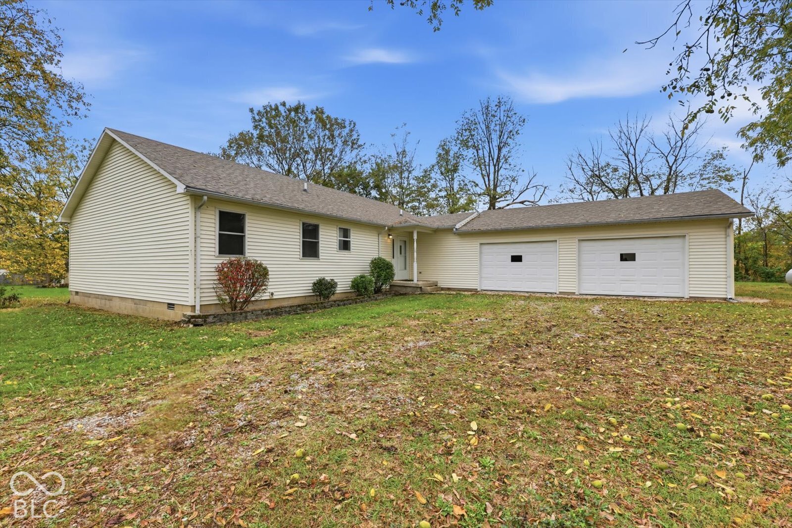 8727 W 800 Road Property Photo 1