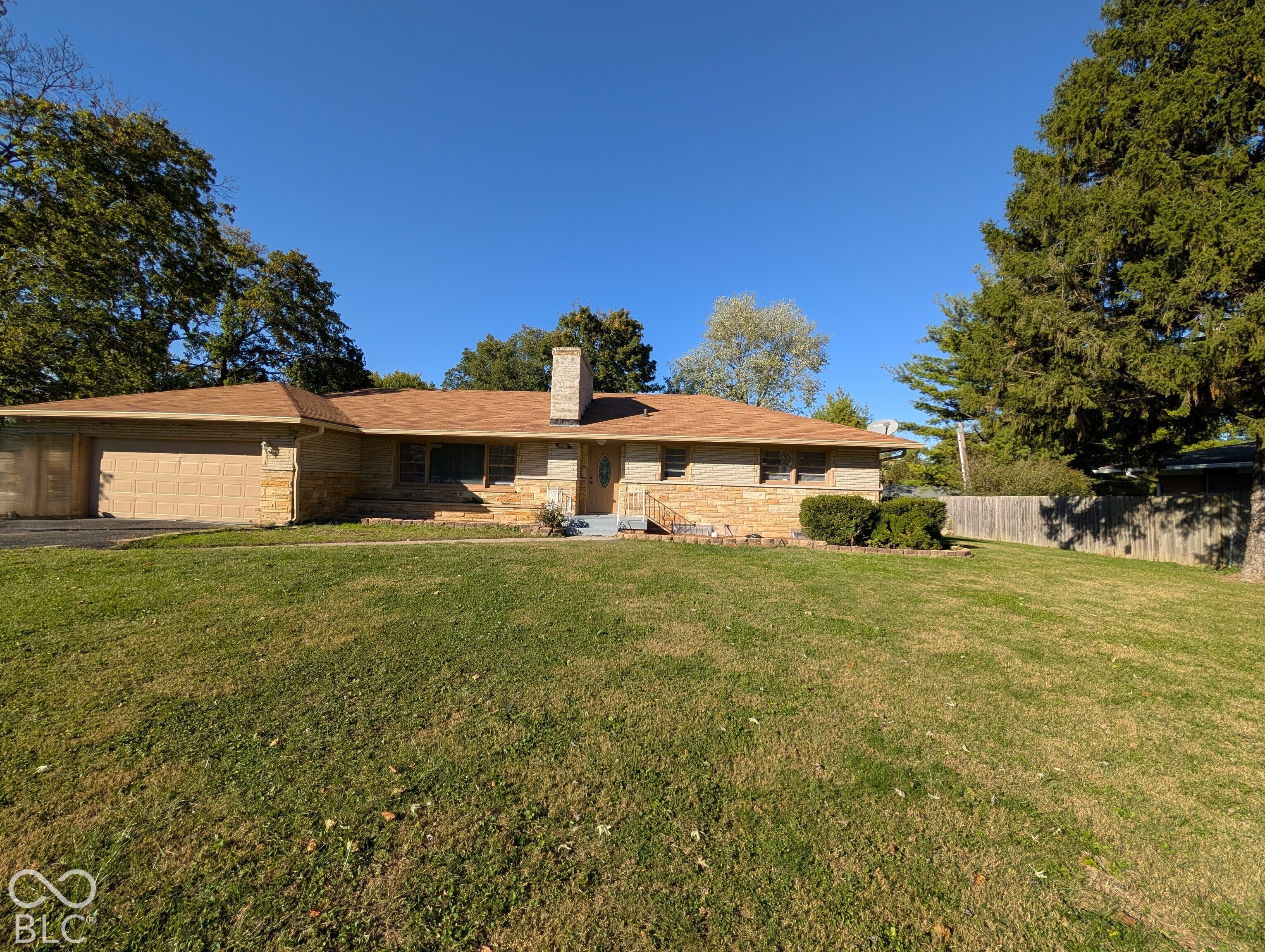 2060 E Thompson Road Property Photo 1
