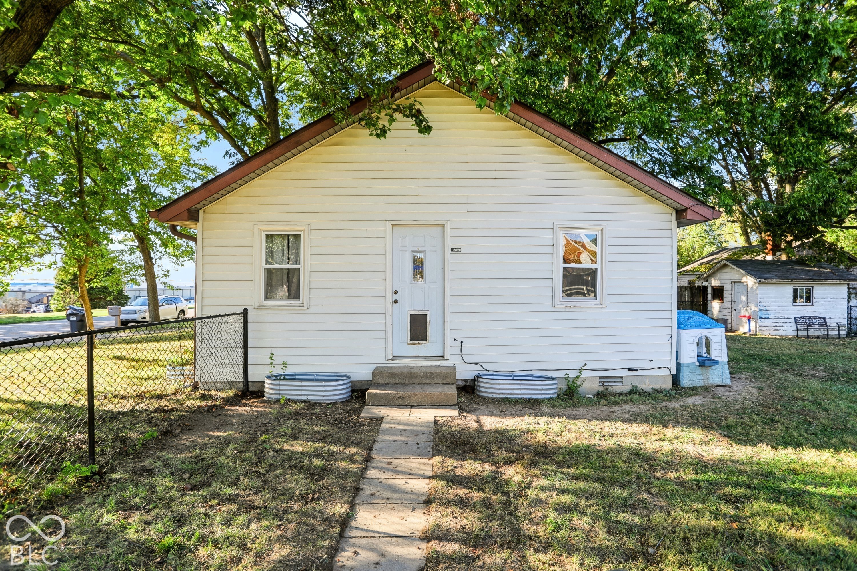 12620 Southeastern Avenue Property Photo 1