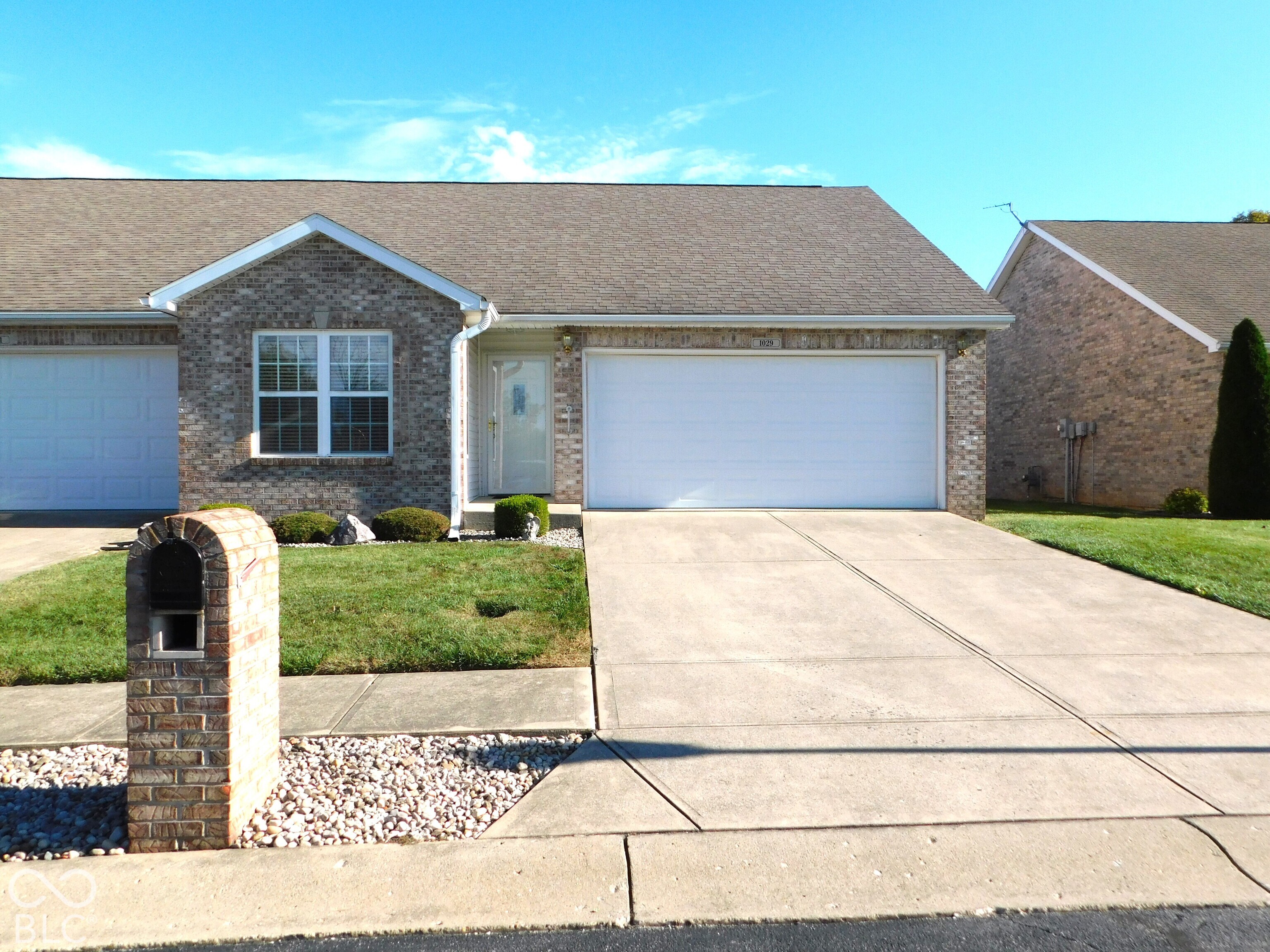 1029 E Crown Pointe Boulevard Property Photo 1