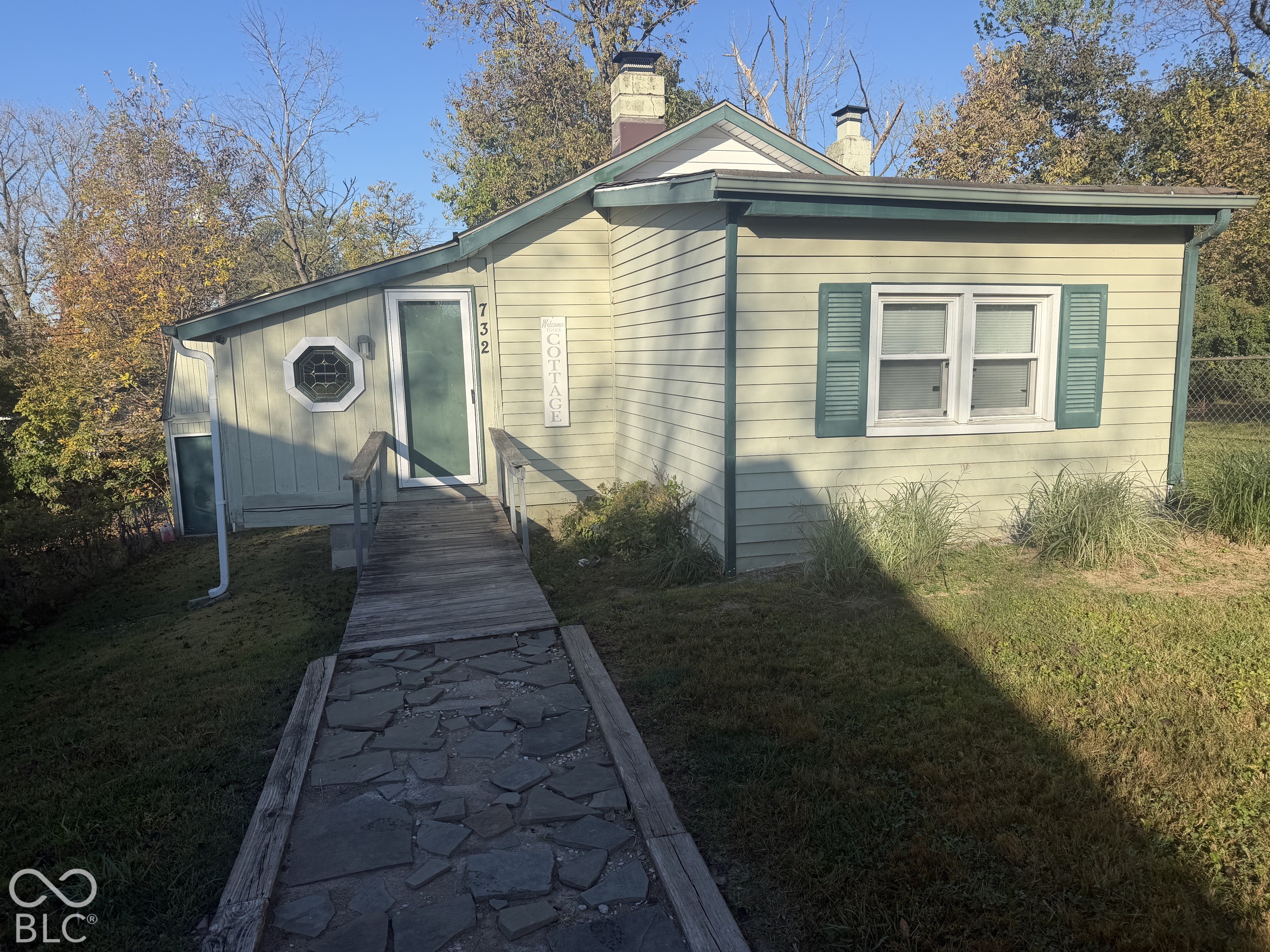 732 Ingomar Street Property Photo 1