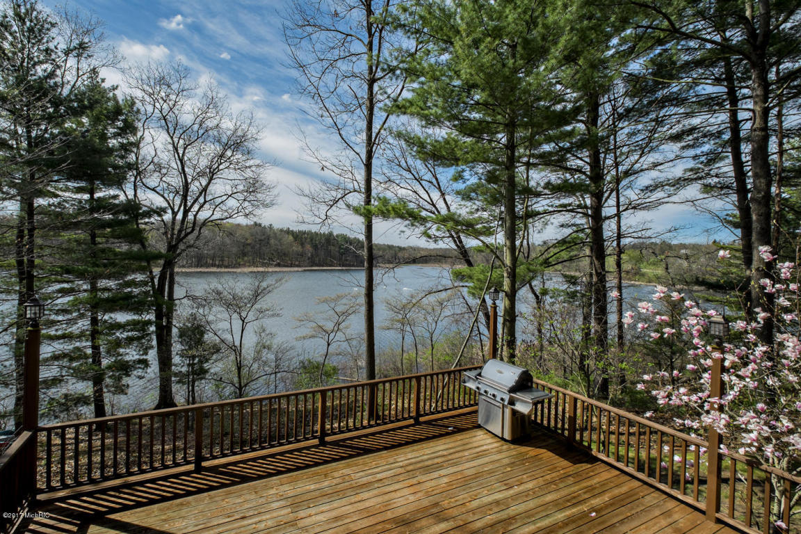 6963 Railway Court Property Photo 4