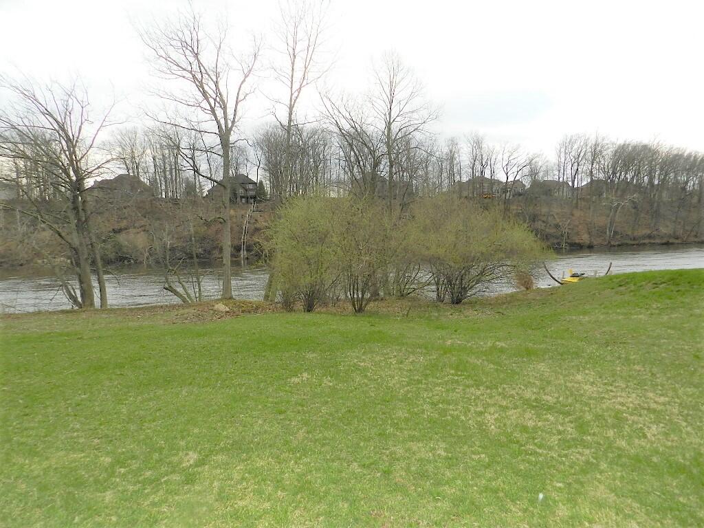 574 Swan River Drive Property Photo 2