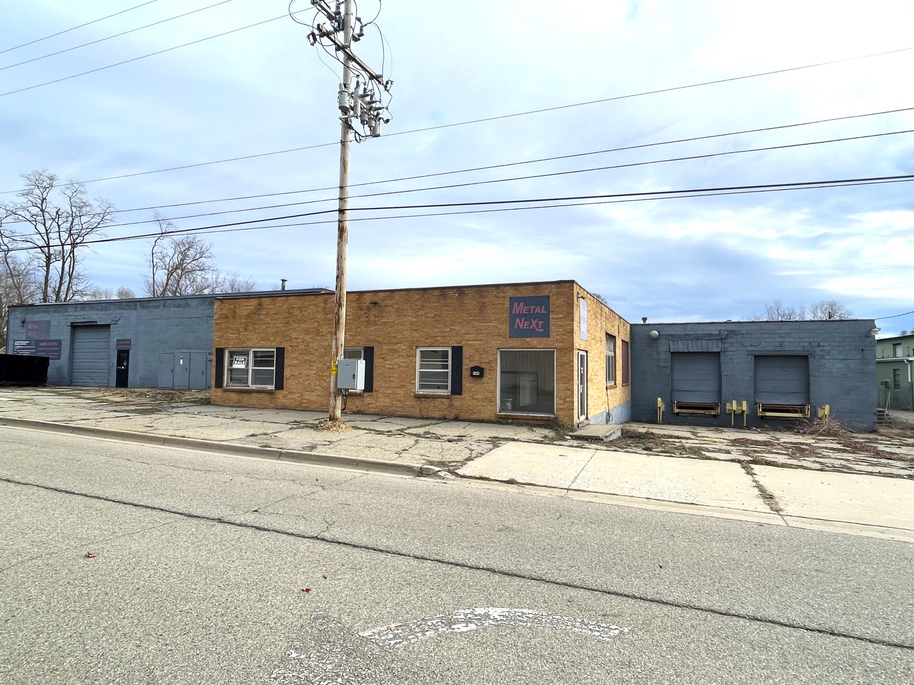 904 N Clark Street Property Photo