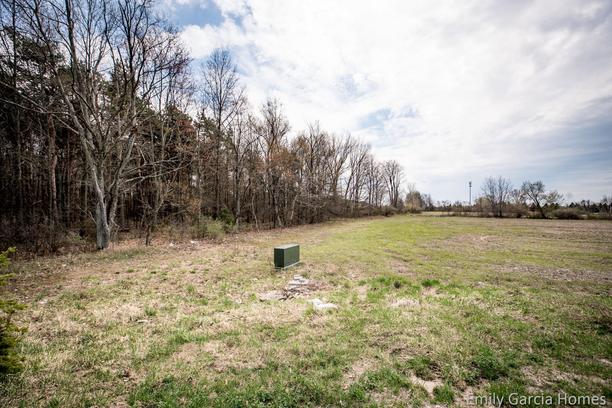 12580 Quincy Street Property Photo 12