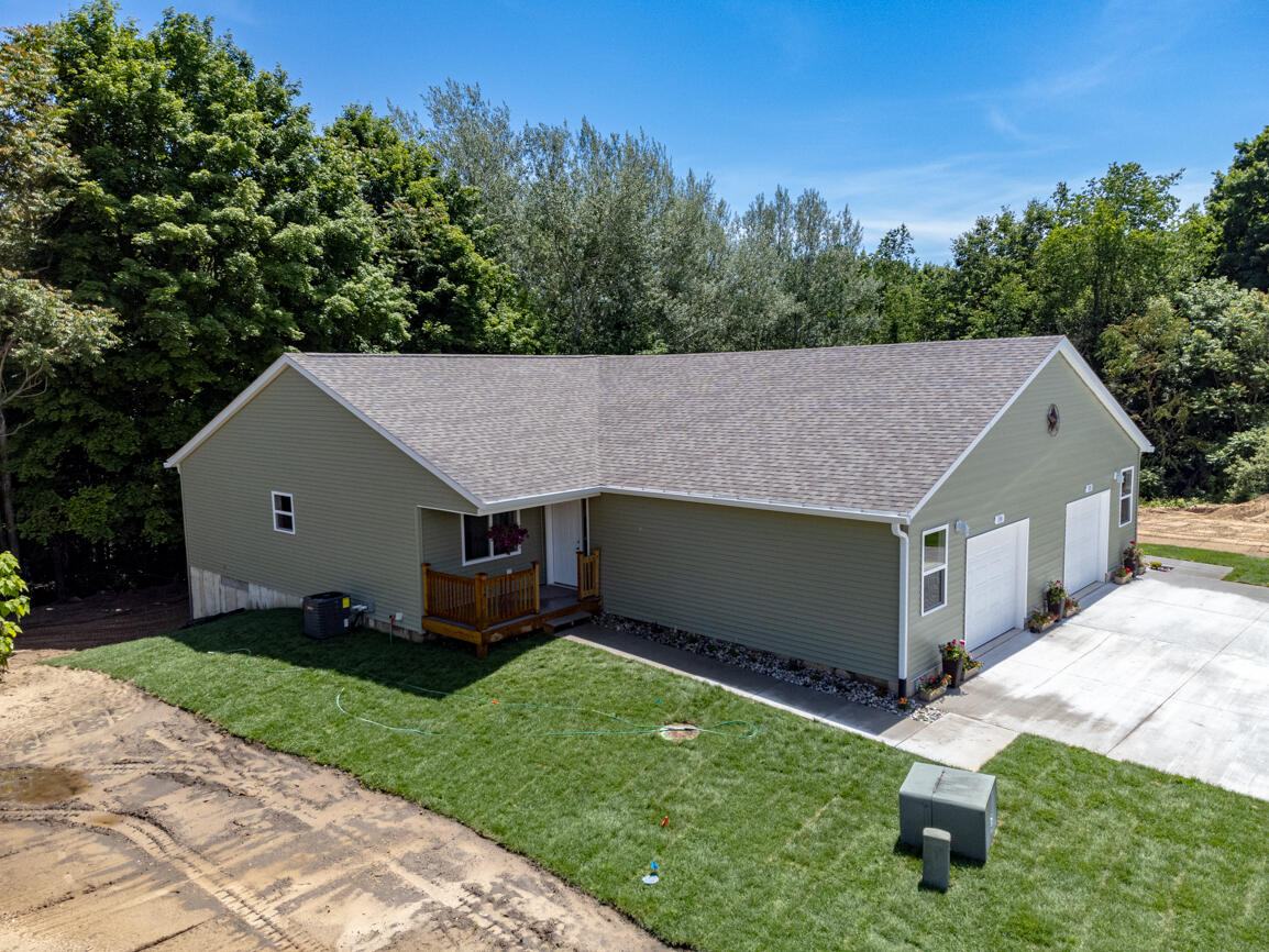 194 Devonwood Drive Property Photo 4