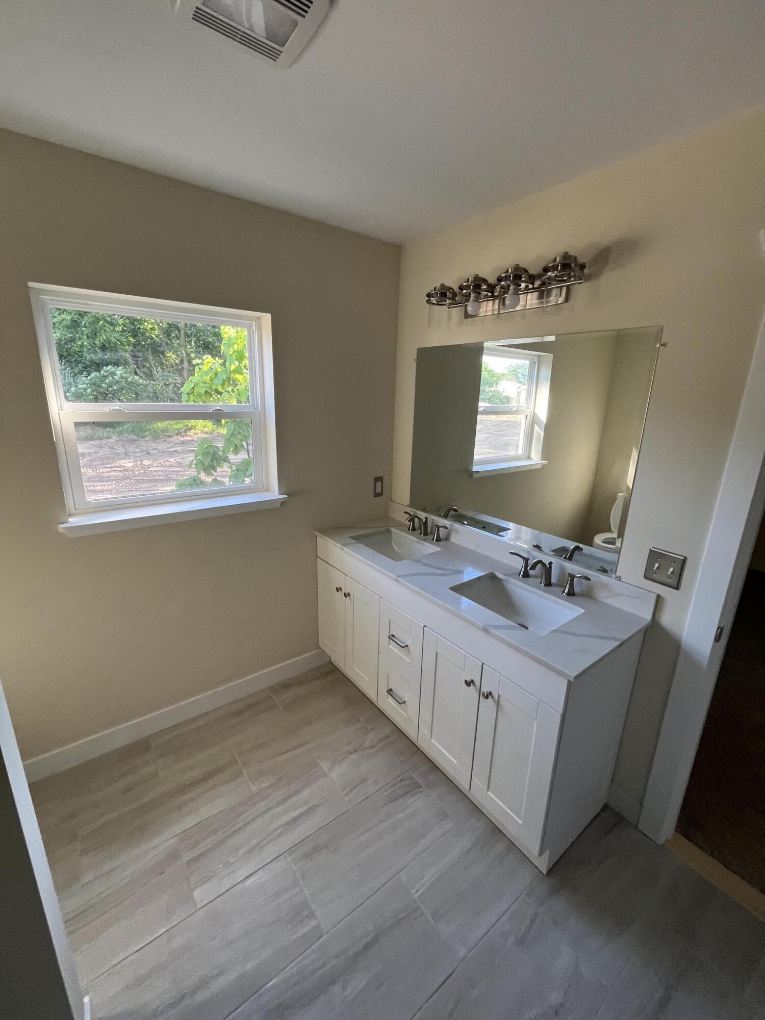 194 Devonwood Drive Property Photo 10