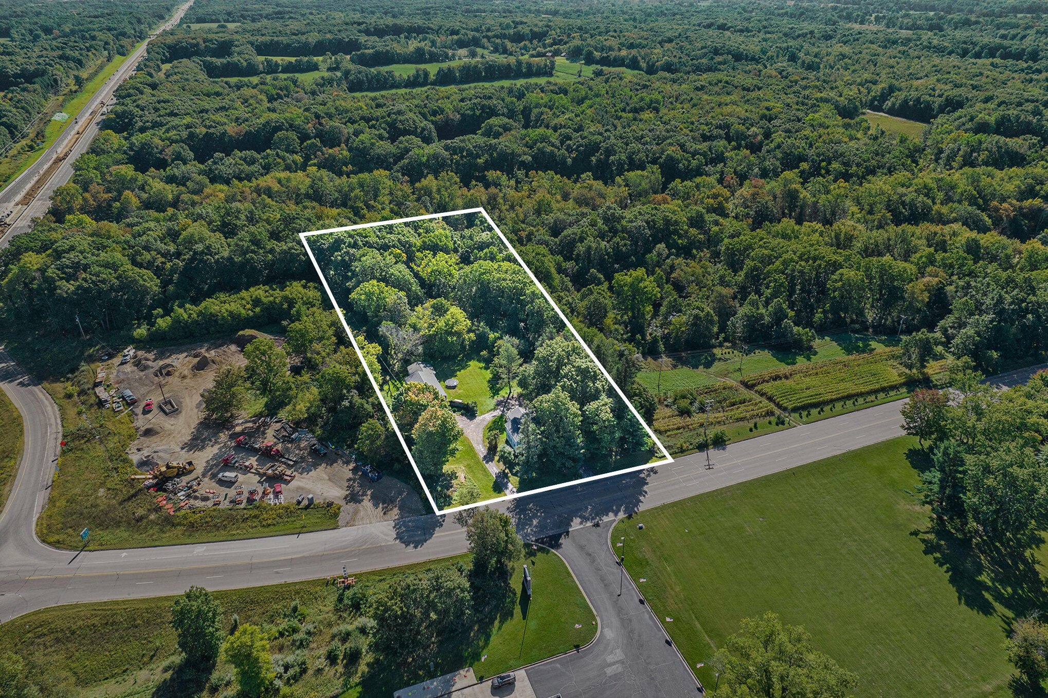 2431 N Dearing Road Property Photo 5