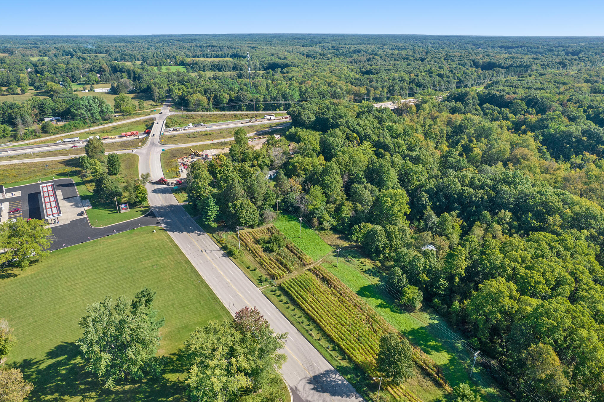 2431 N Dearing Road Property Photo 8