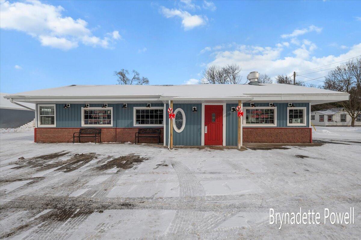 370 N State Street Property Photo 4