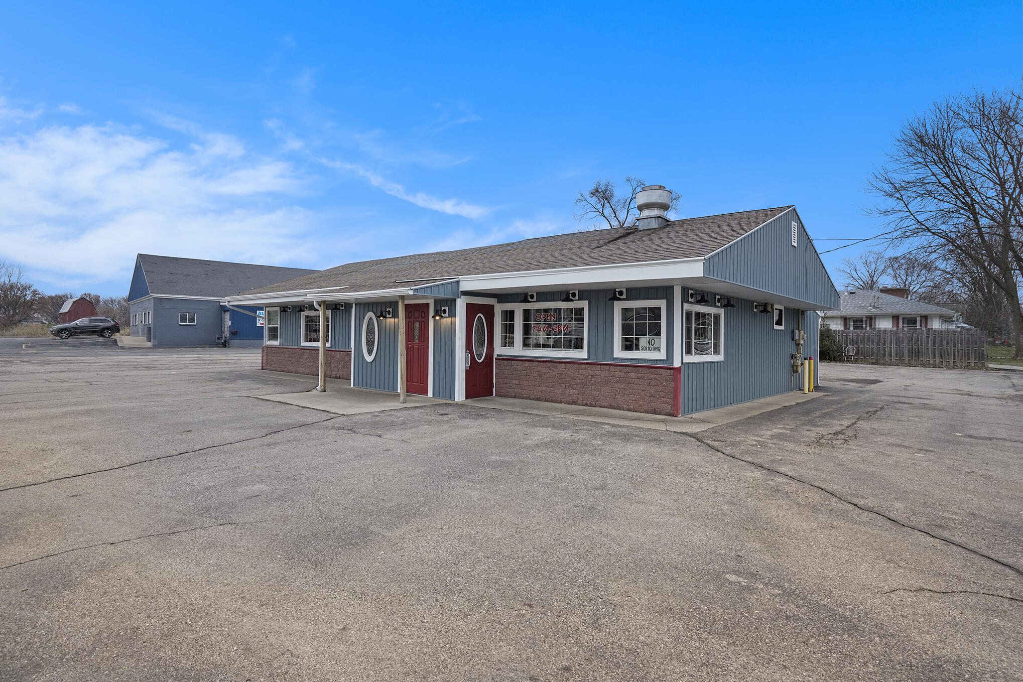 370 N State Street Property Photo 5