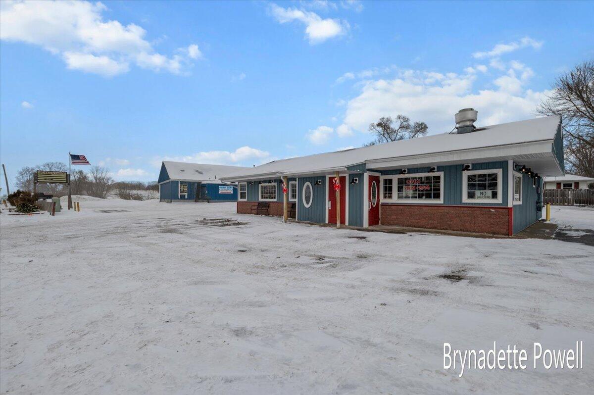 370 N State Street Property Photo 6