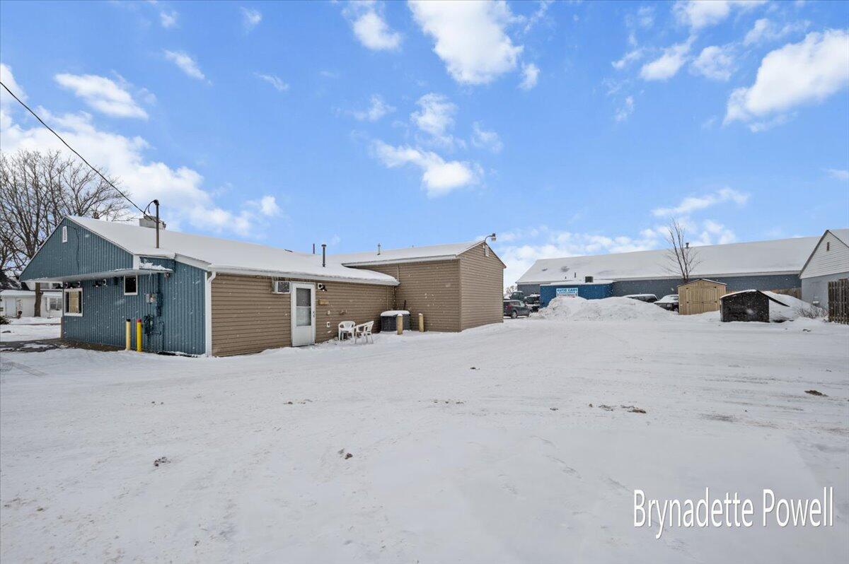 370 N State Street Property Photo 23